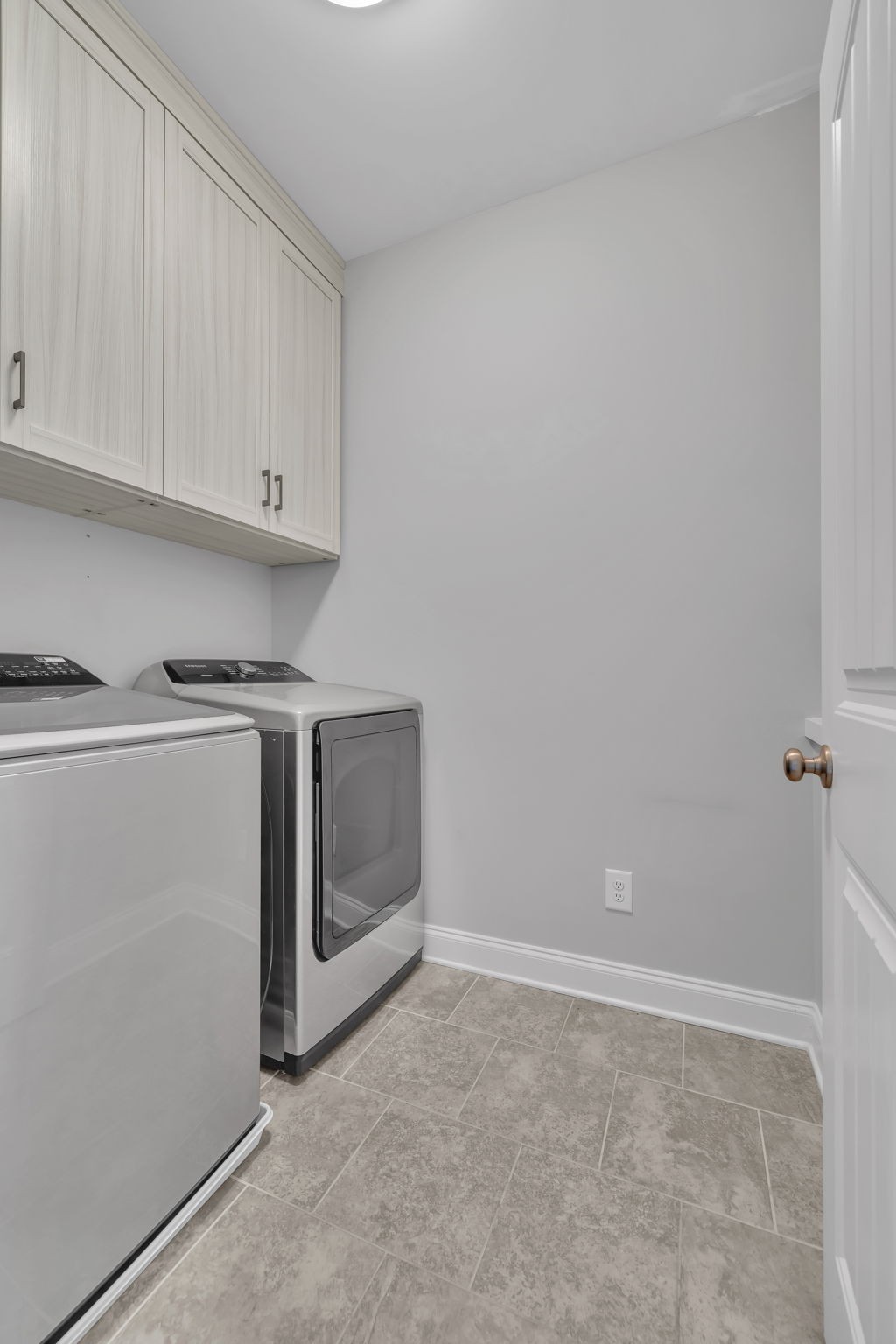 2569 Wellesley Square Dr Property Photo 19
