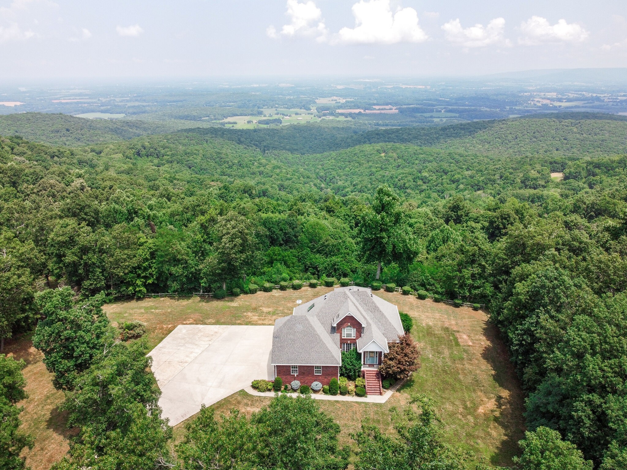 7425 Rowe Gap Rd Property Photo 4