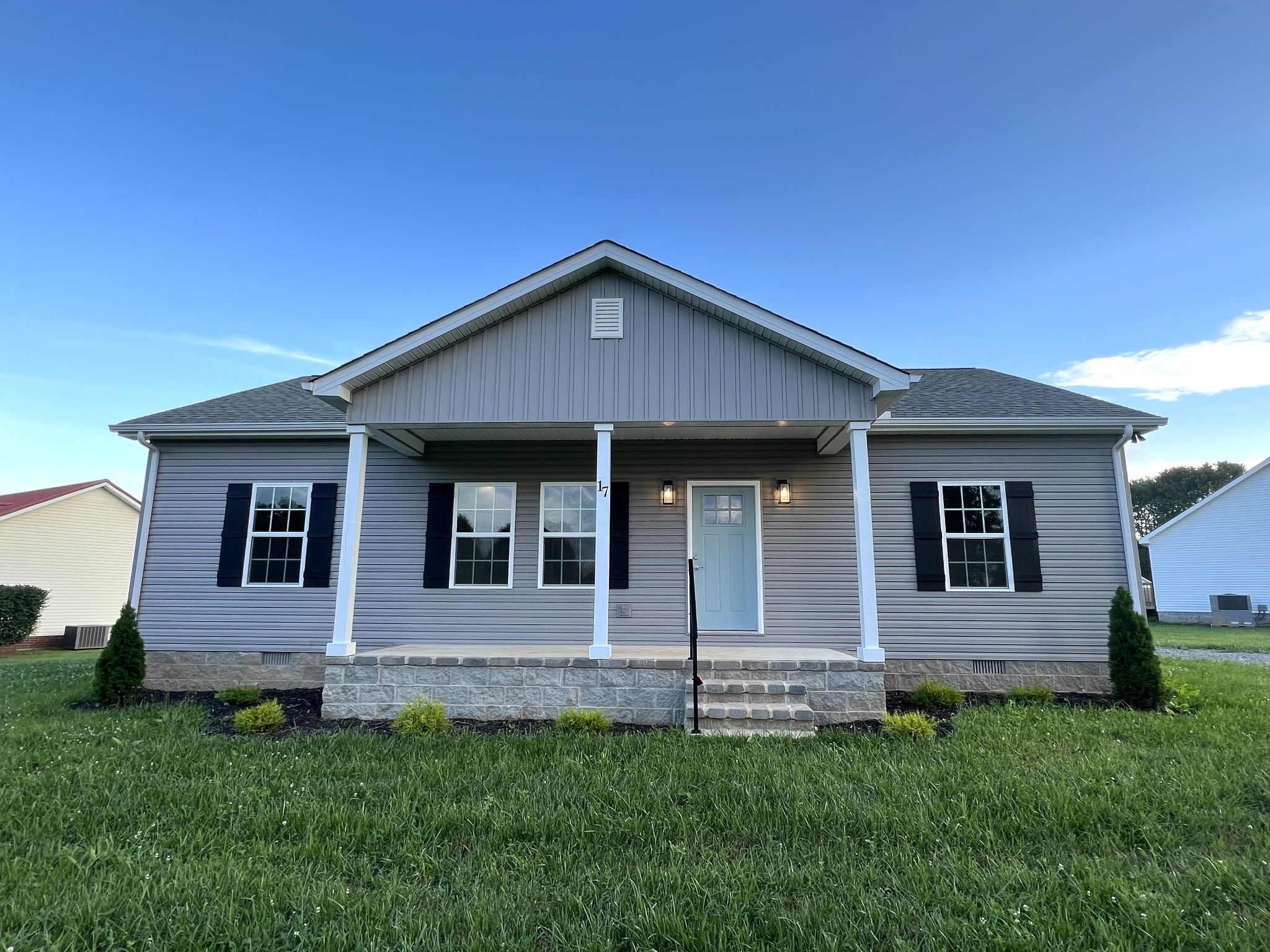 17 Radelle Ln Property Photo 1