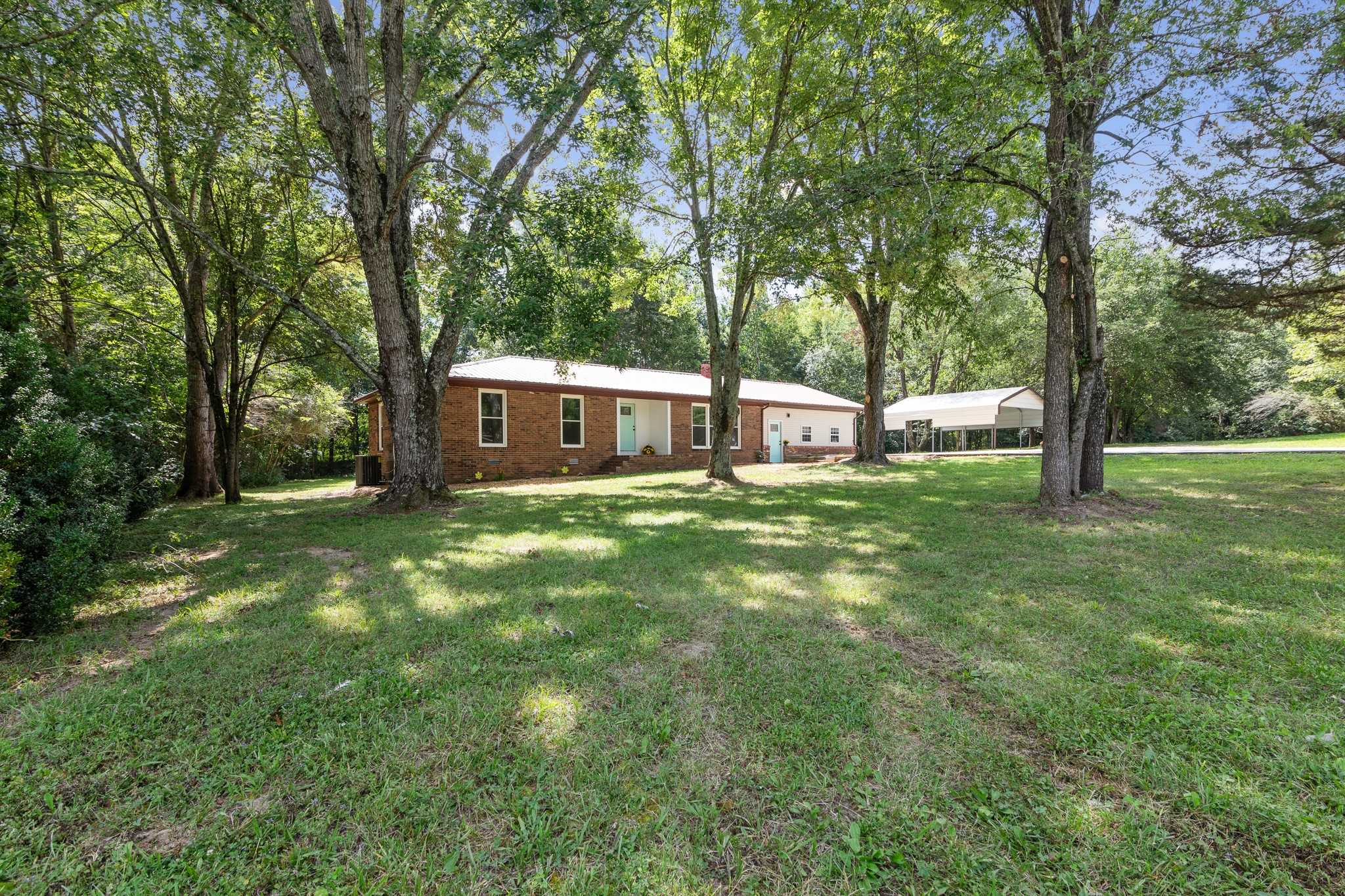399 Rosewood Ln Property Photo 1