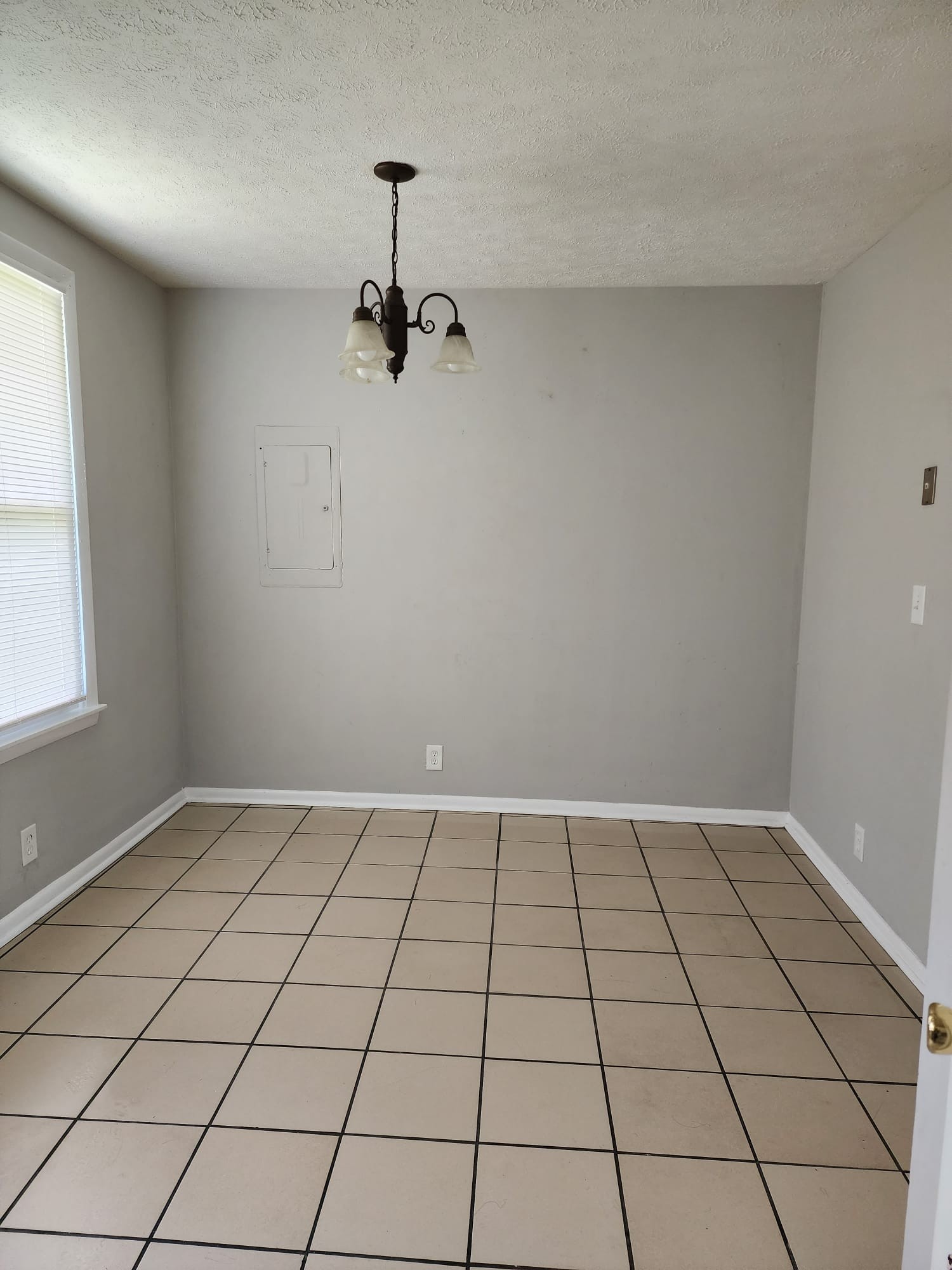 204 Evanmeade Dr Property Photo 4