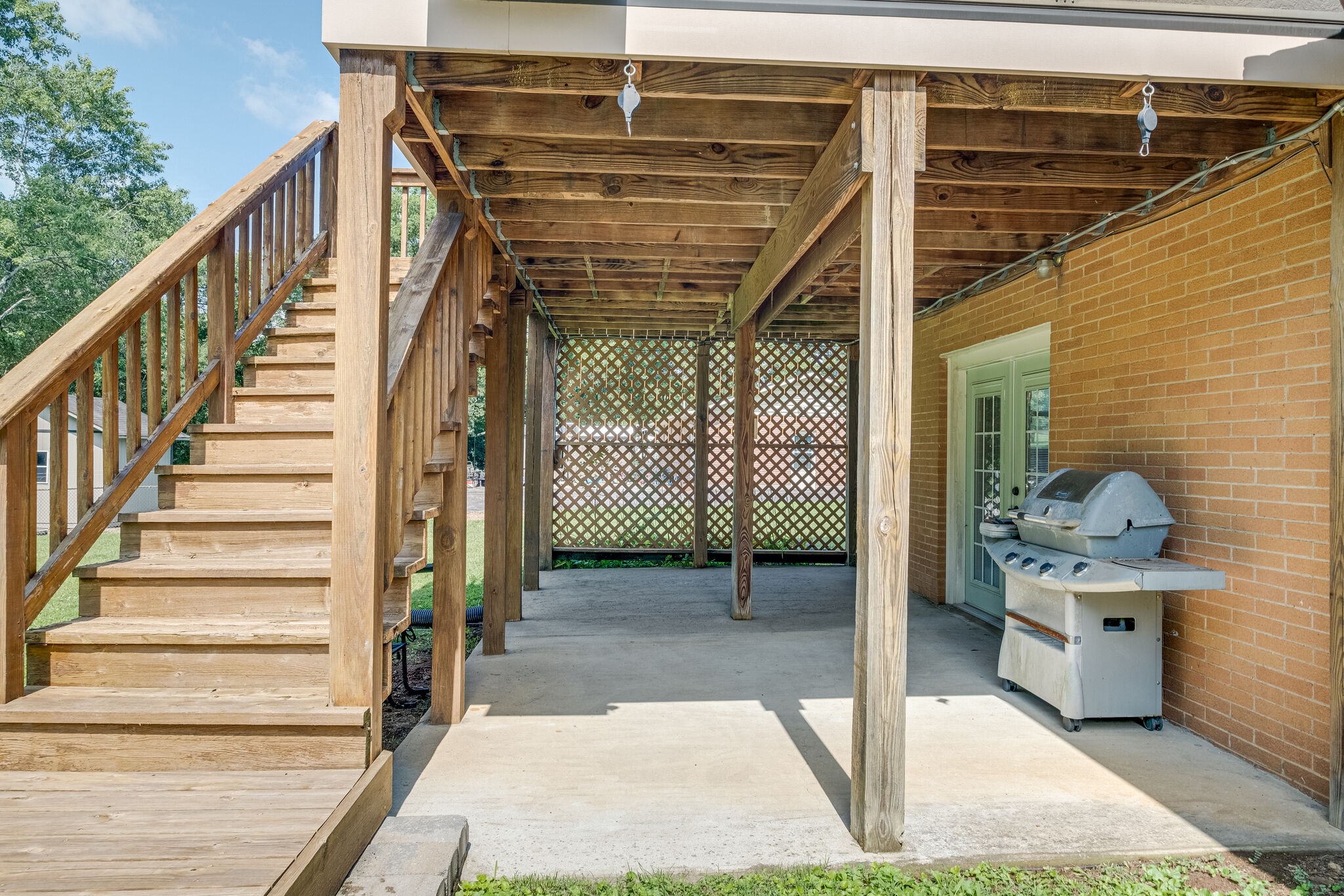 107 Edgebrook Rd Property Photo 8
