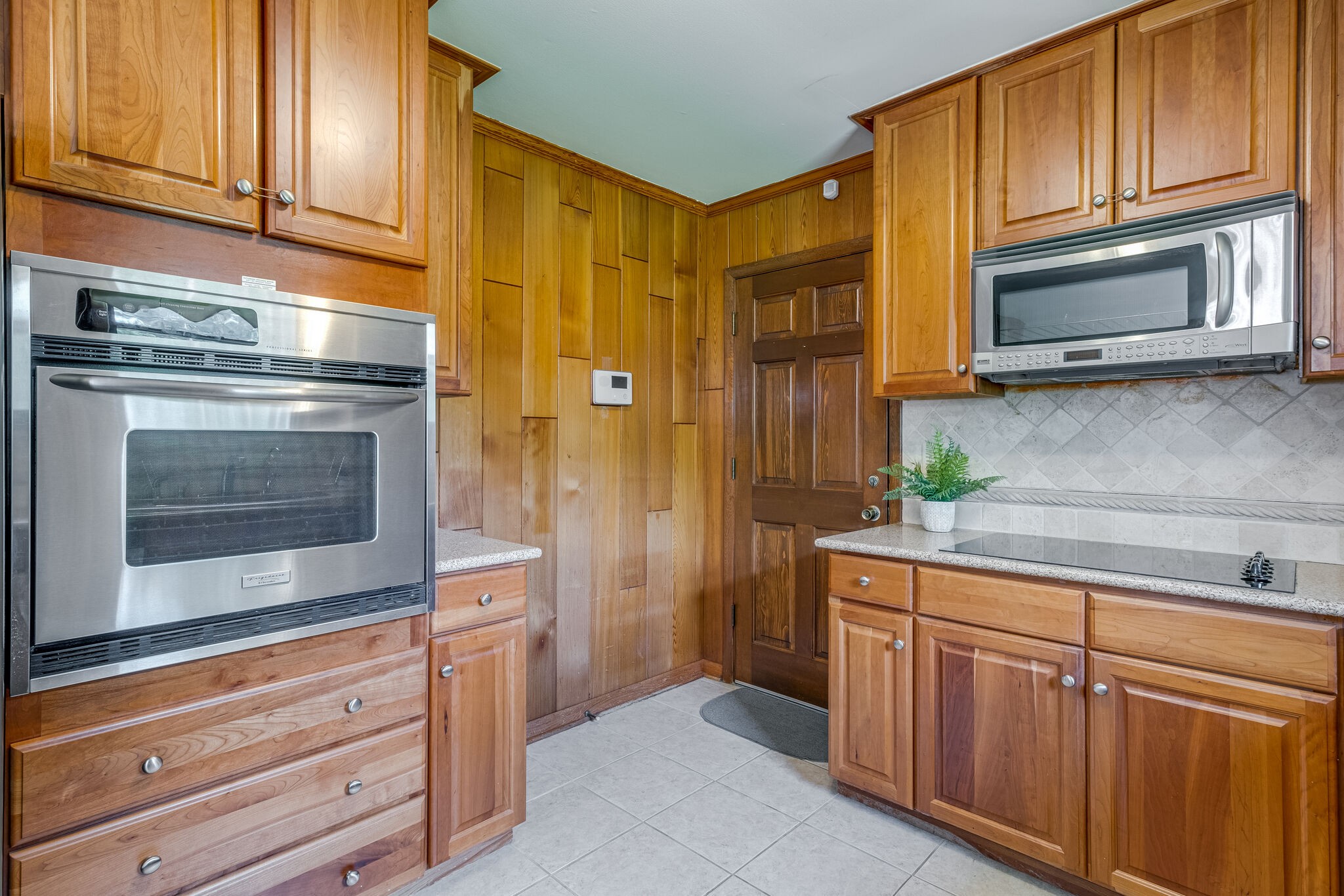 107 Edgebrook Rd Property Photo 19