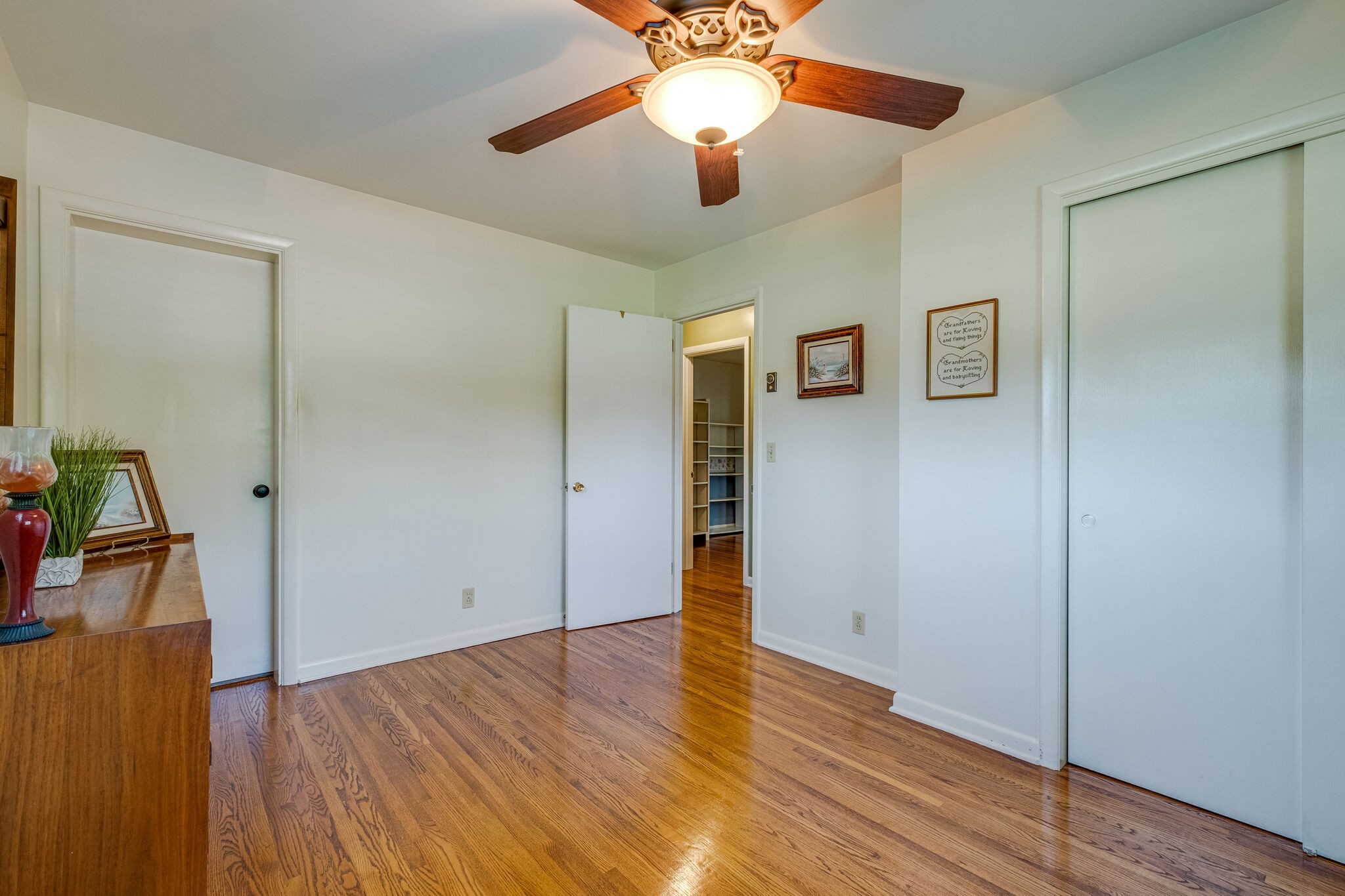 107 Edgebrook Rd Property Photo 31