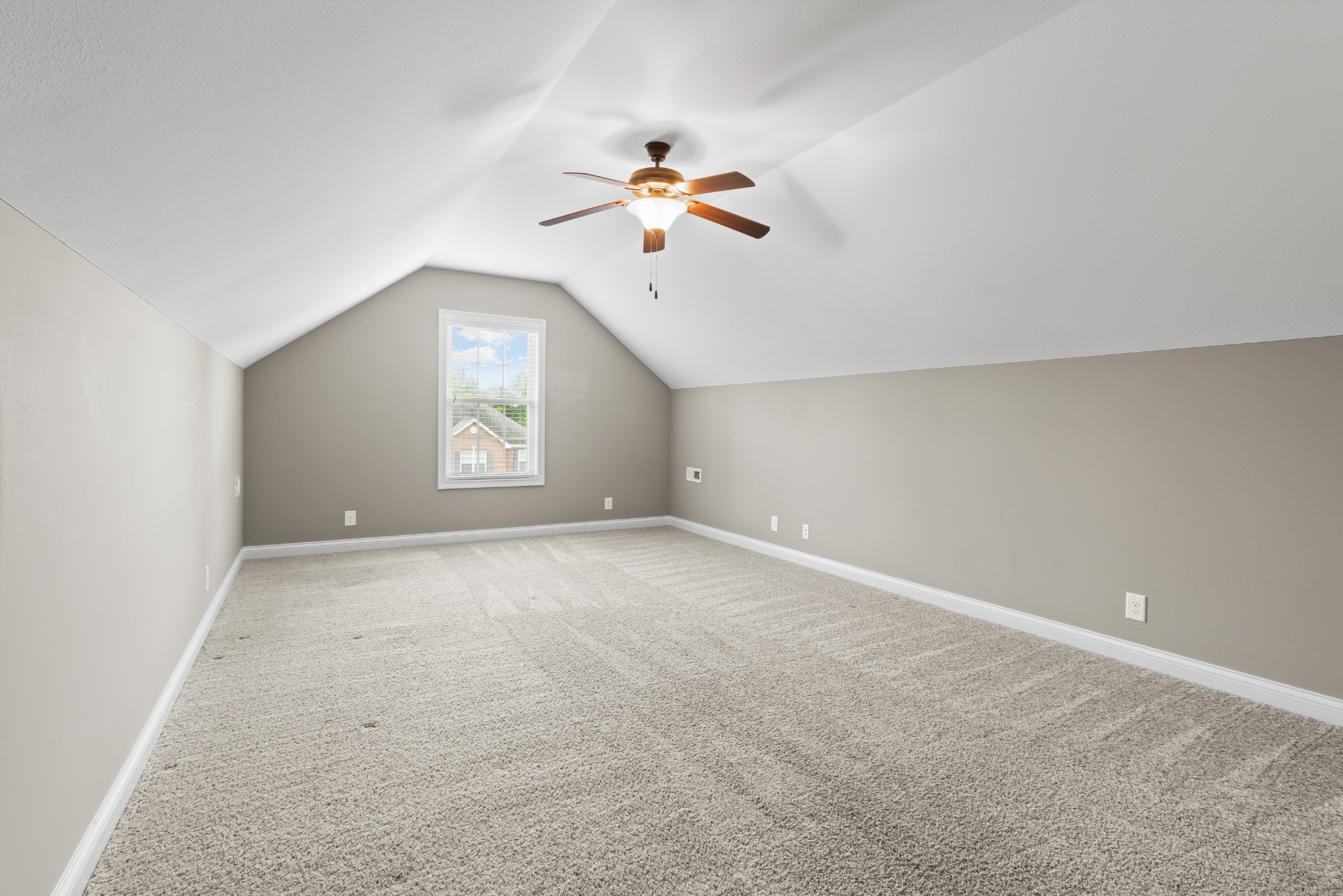 269 Bellshire Dr Property Photo 28