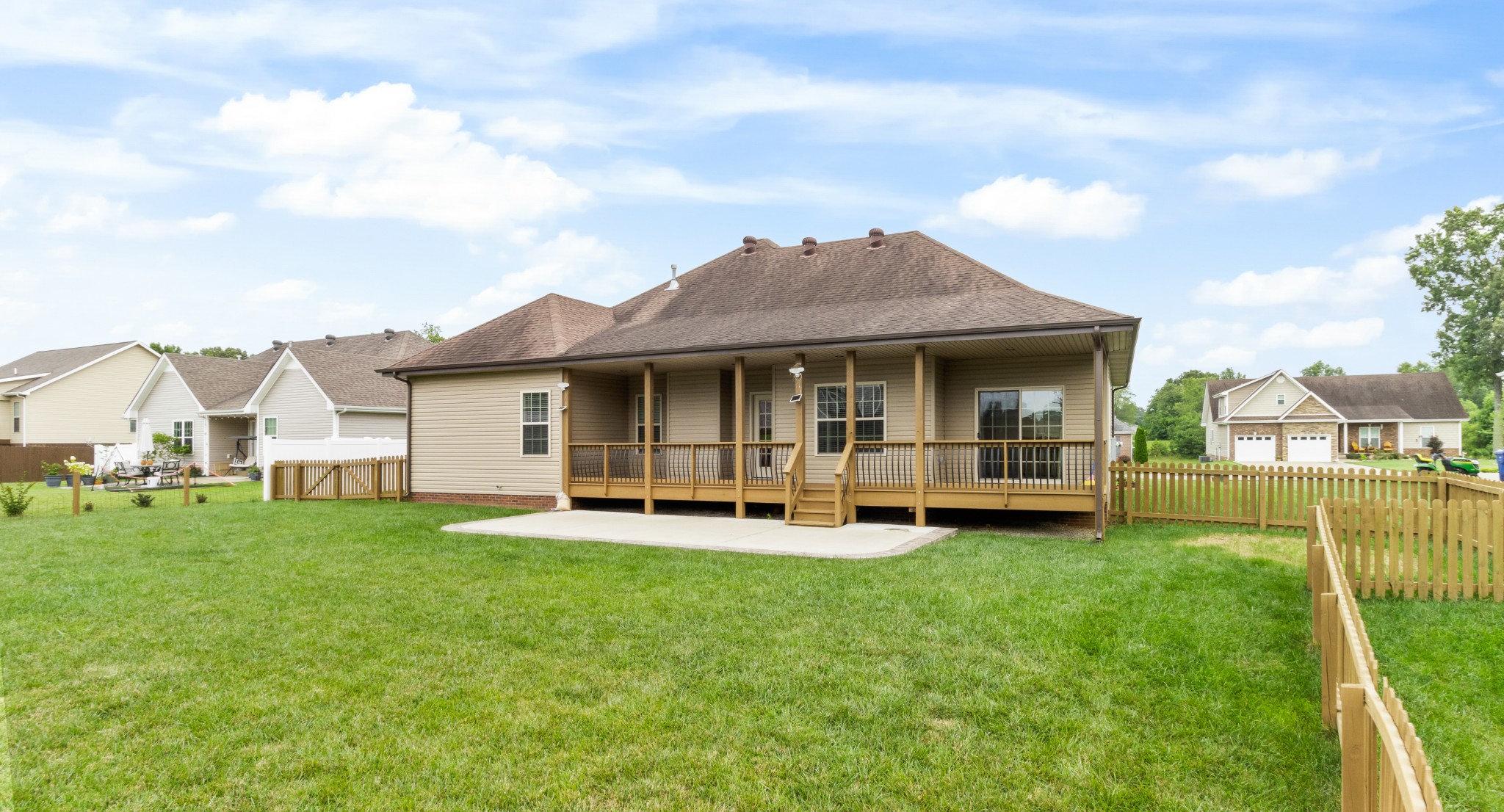 269 Bellshire Dr Property Photo 33