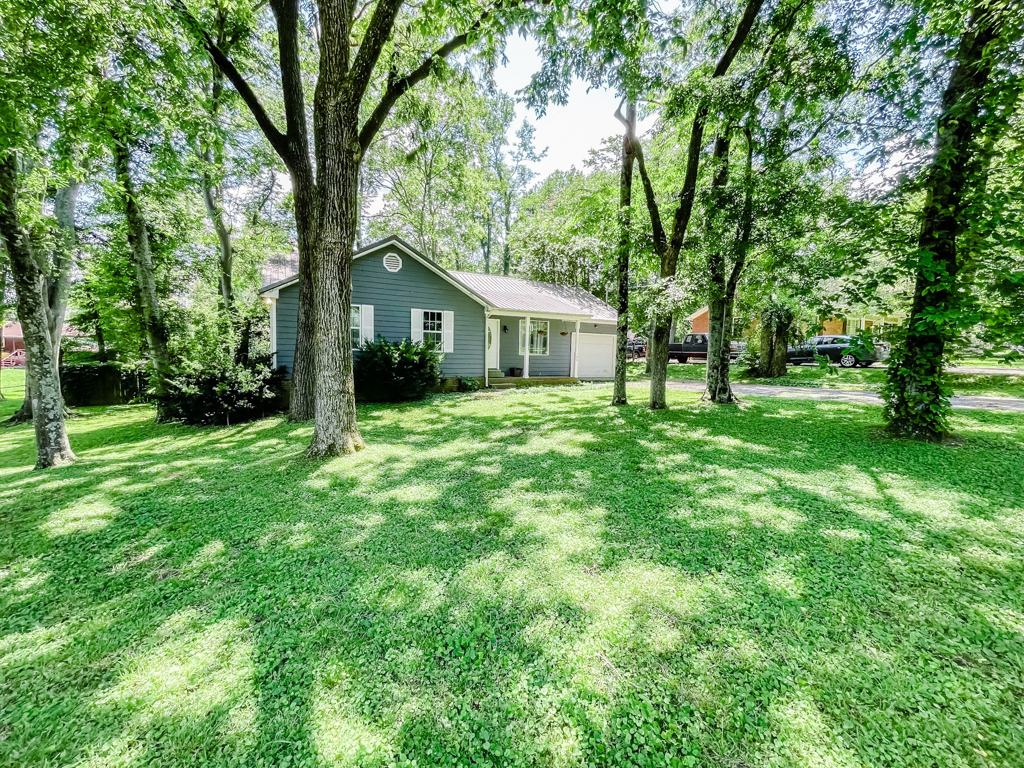 105 Creek Ct Property Photo 2