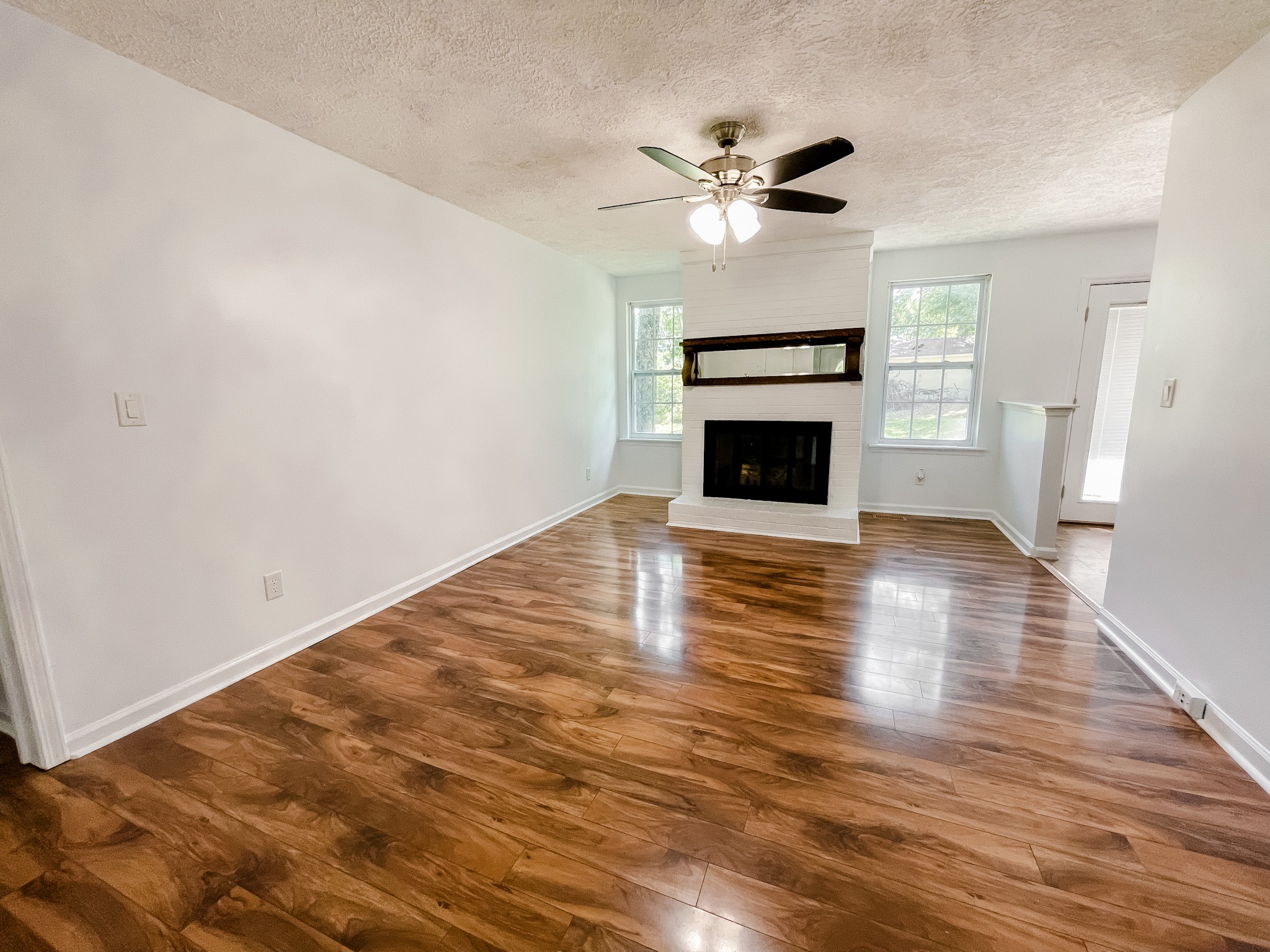 105 Creek Ct Property Photo 4
