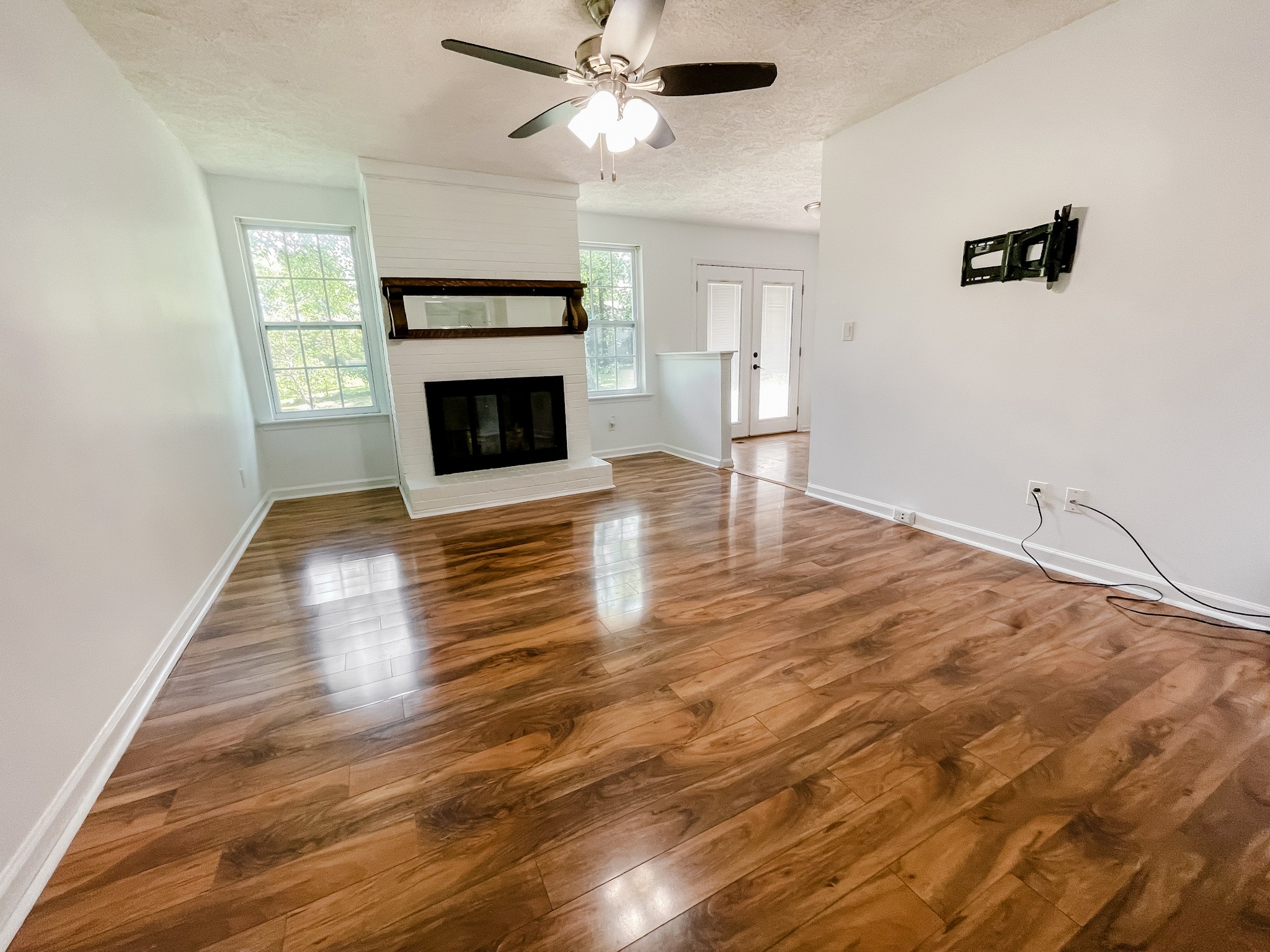 105 Creek Ct Property Photo 5