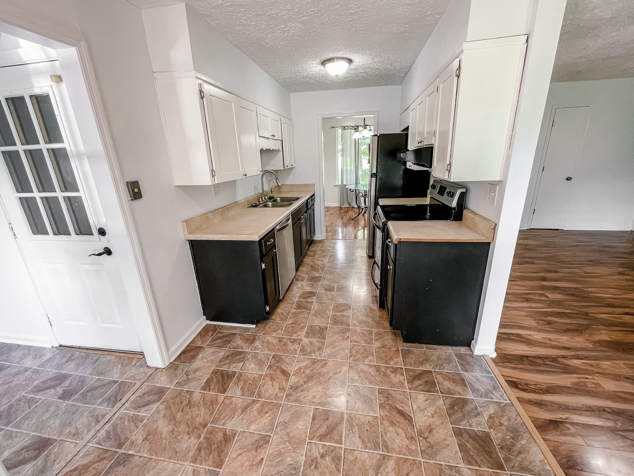 105 Creek Ct Property Photo 6