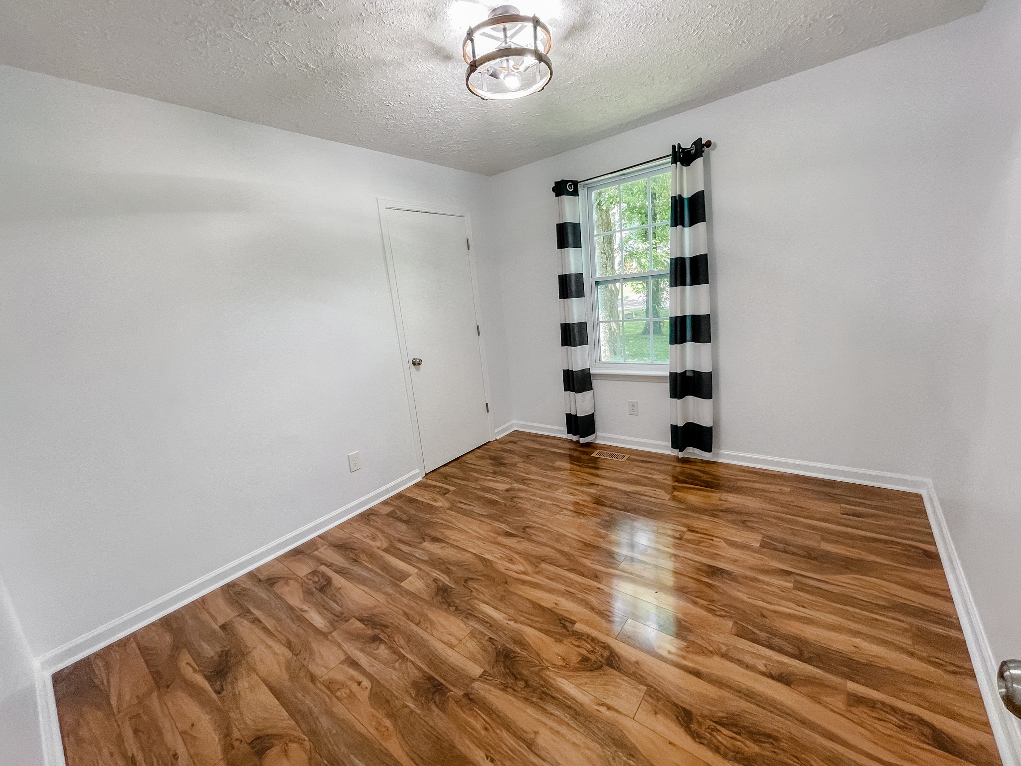 105 Creek Ct Property Photo 11