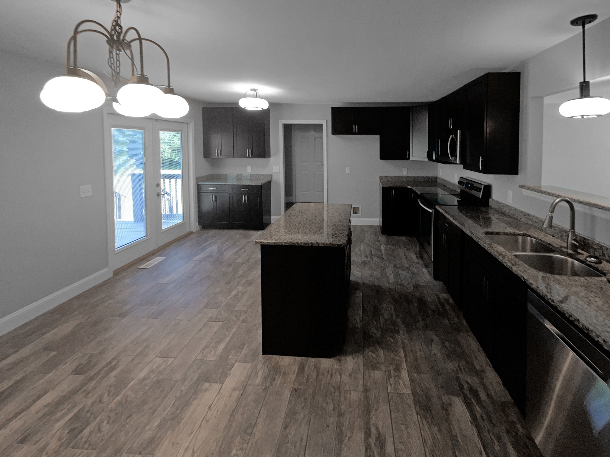 1114 Forestwood Ct Property Photo 5
