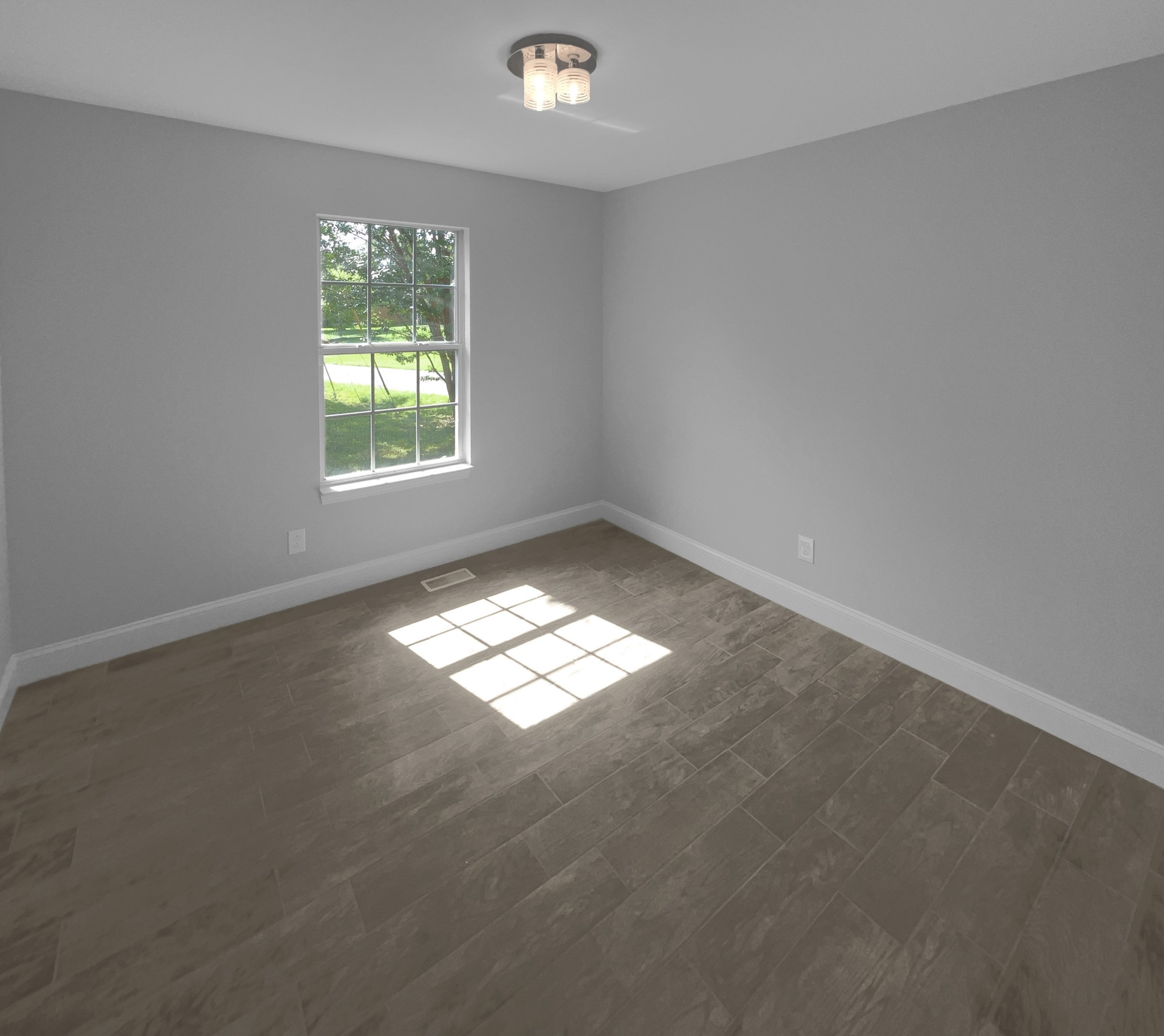 1114 Forestwood Ct Property Photo 9