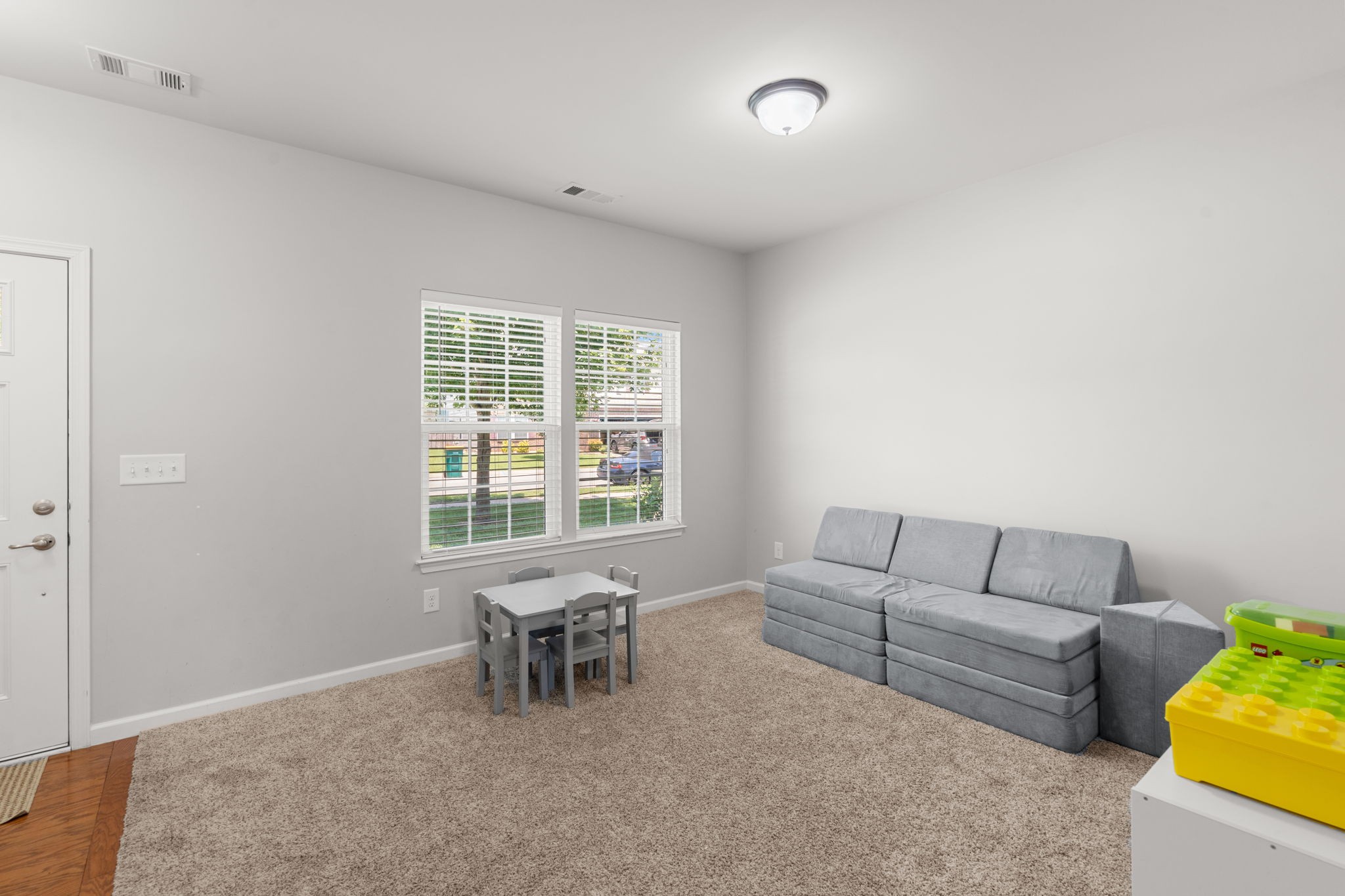 2041 Silverton Cir Property Photo 5