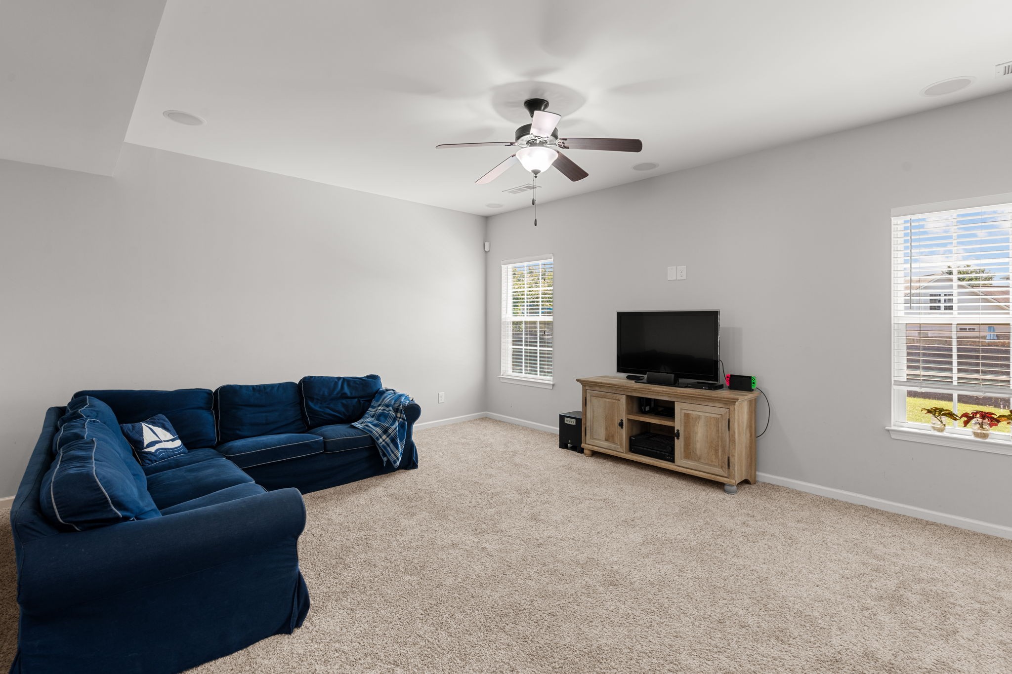 2041 Silverton Cir Property Photo 8