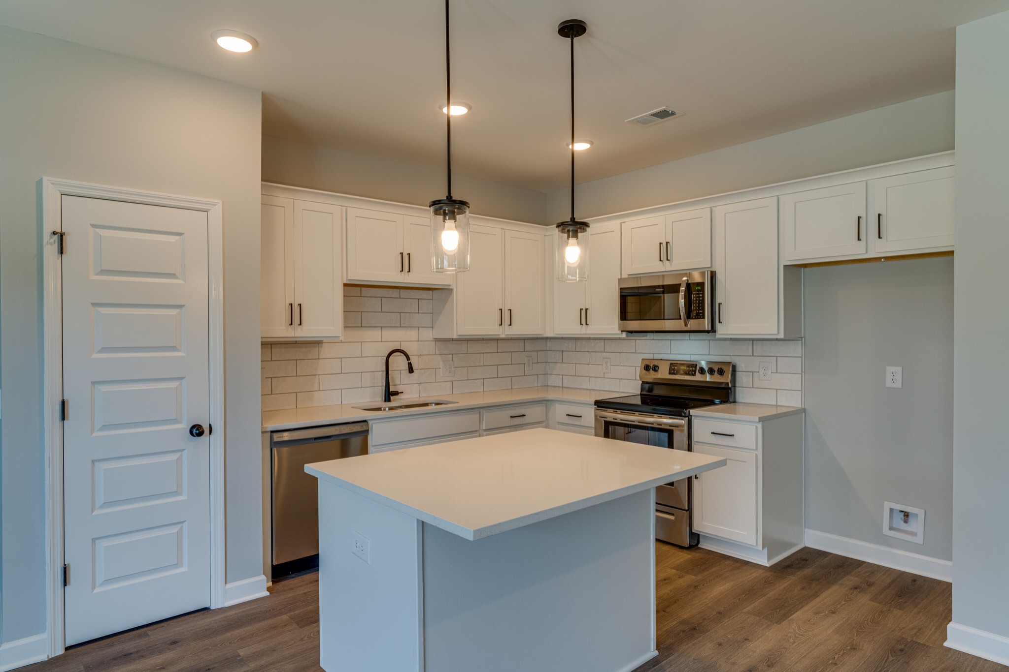 347 Twig Court Property Photo 4