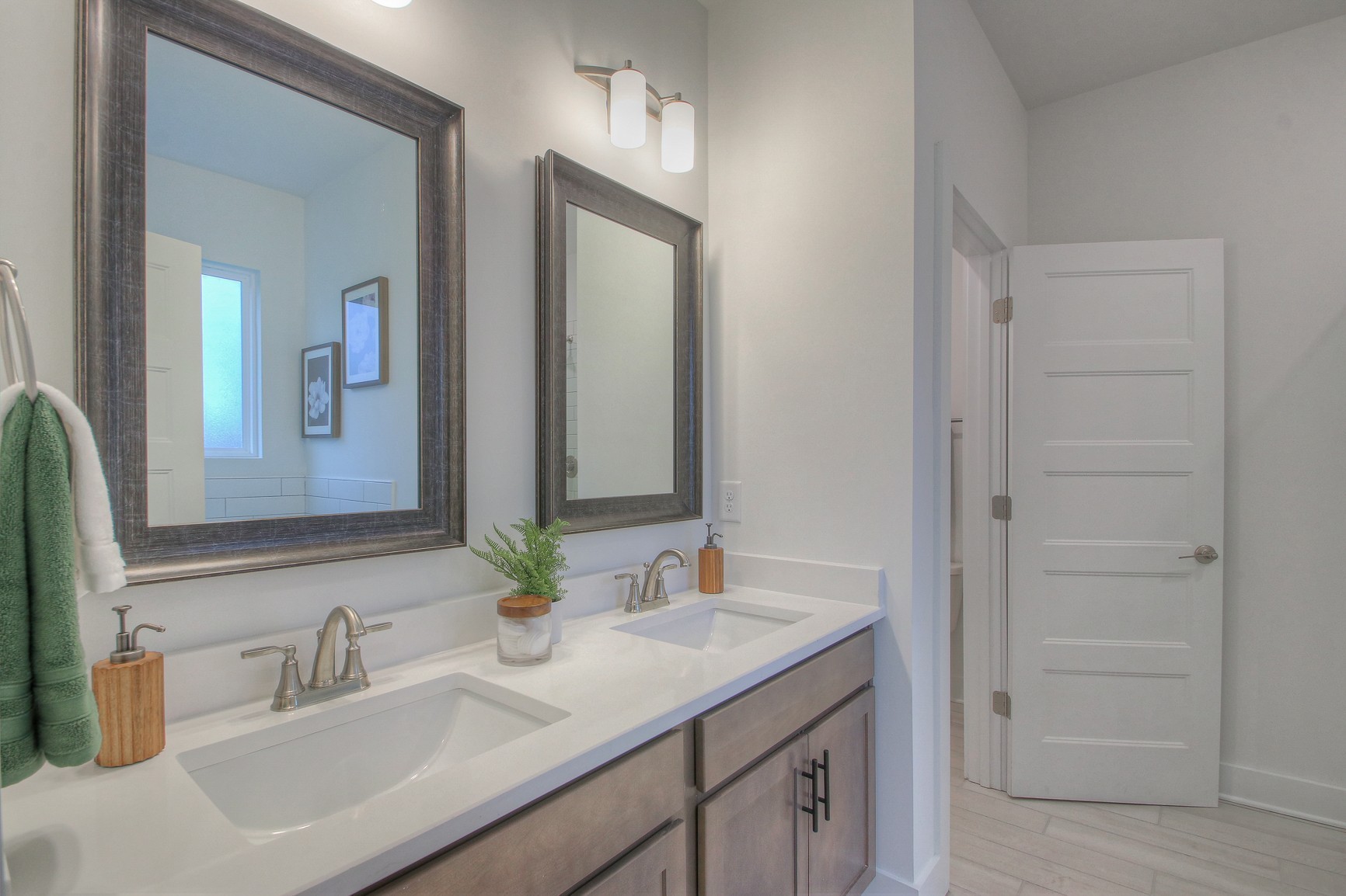 2480 Creekland View Blvd Property Photo 12