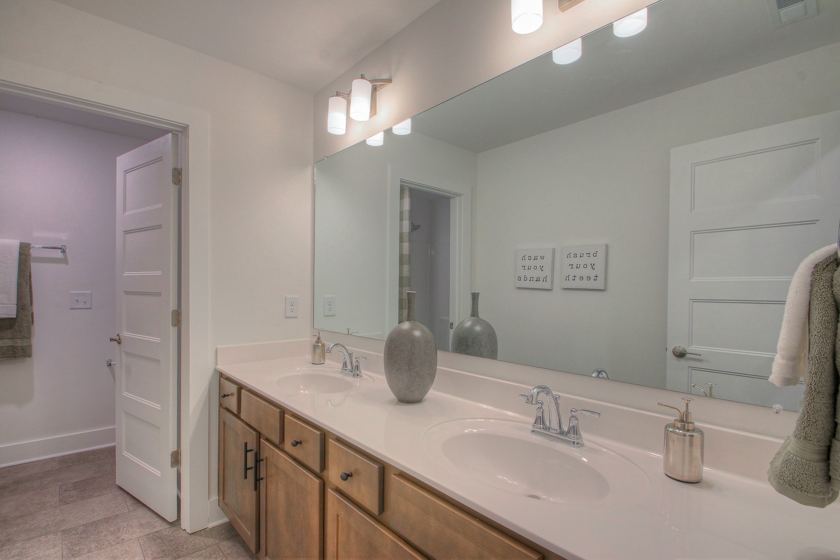 2480 Creekland View Blvd Property Photo 17