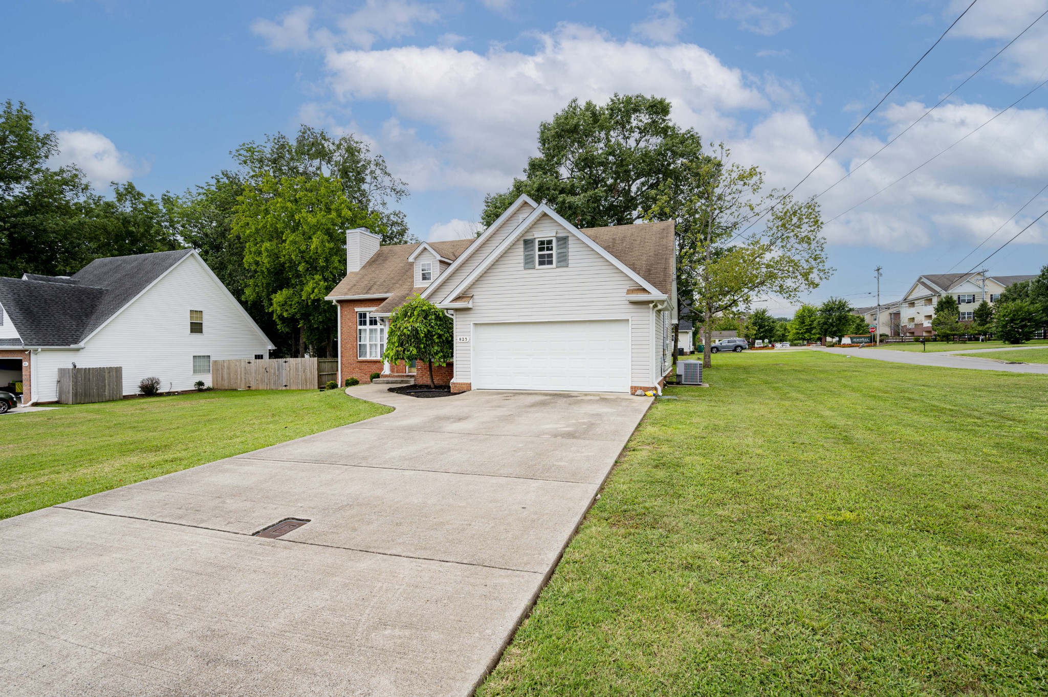 823 Buckhaven Dr Property Photo 2