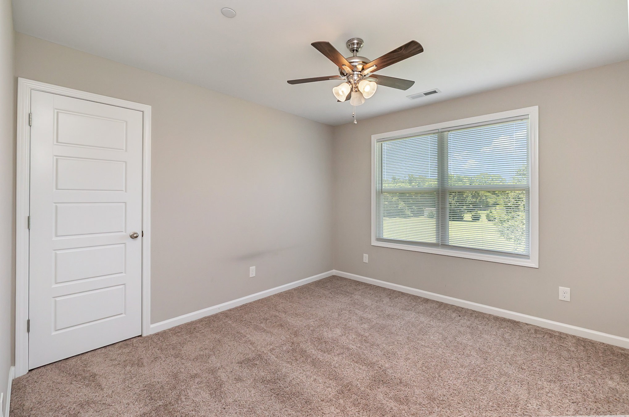 2187 Twin Oak Dr Property Photo 15