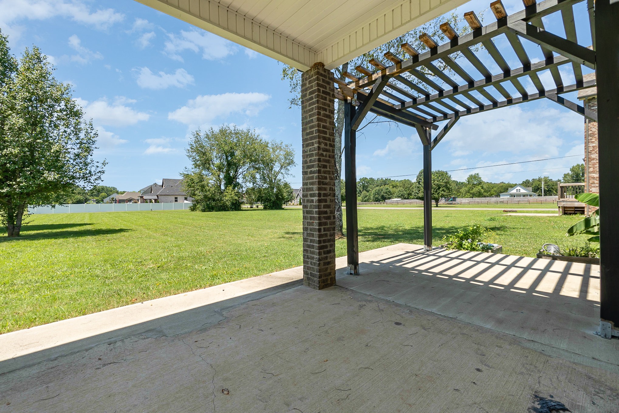 2187 Twin Oak Dr Property Photo 18