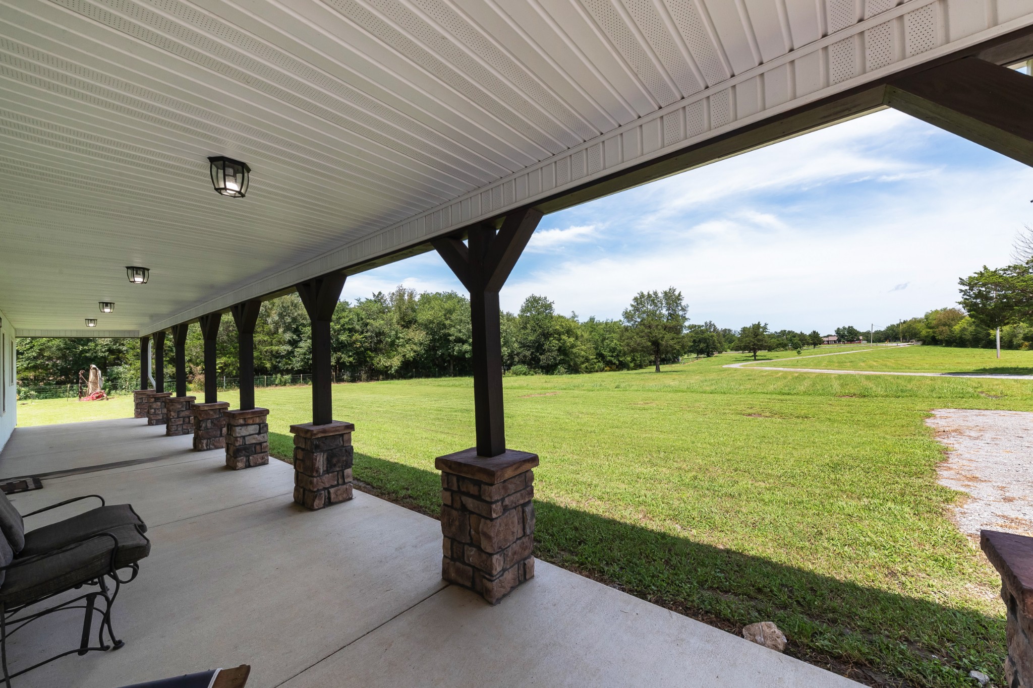 1432 Simmons Bluff Rd Property Photo 4