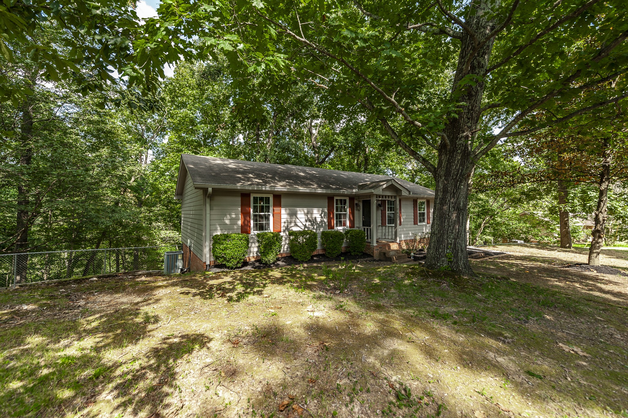 1065 Hilltop Rd Property Photo 2