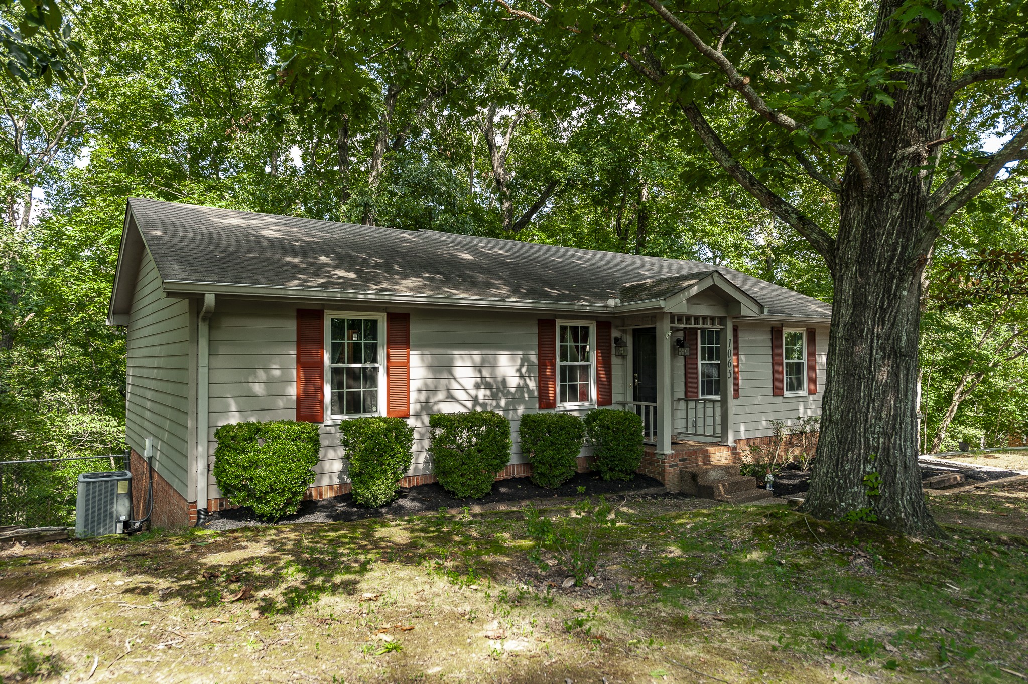 1065 Hilltop Rd Property Photo 3
