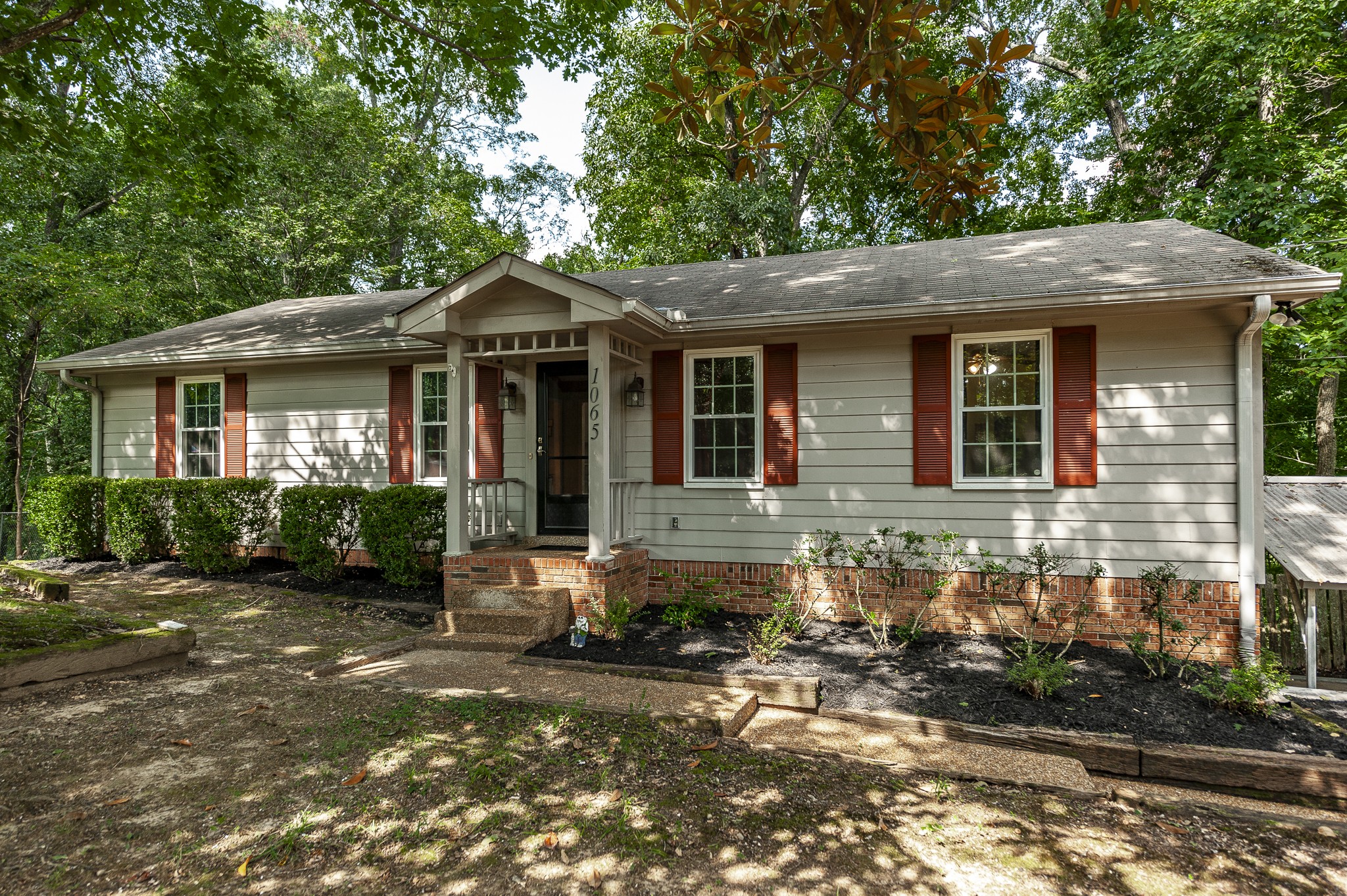 1065 Hilltop Rd Property Photo 4