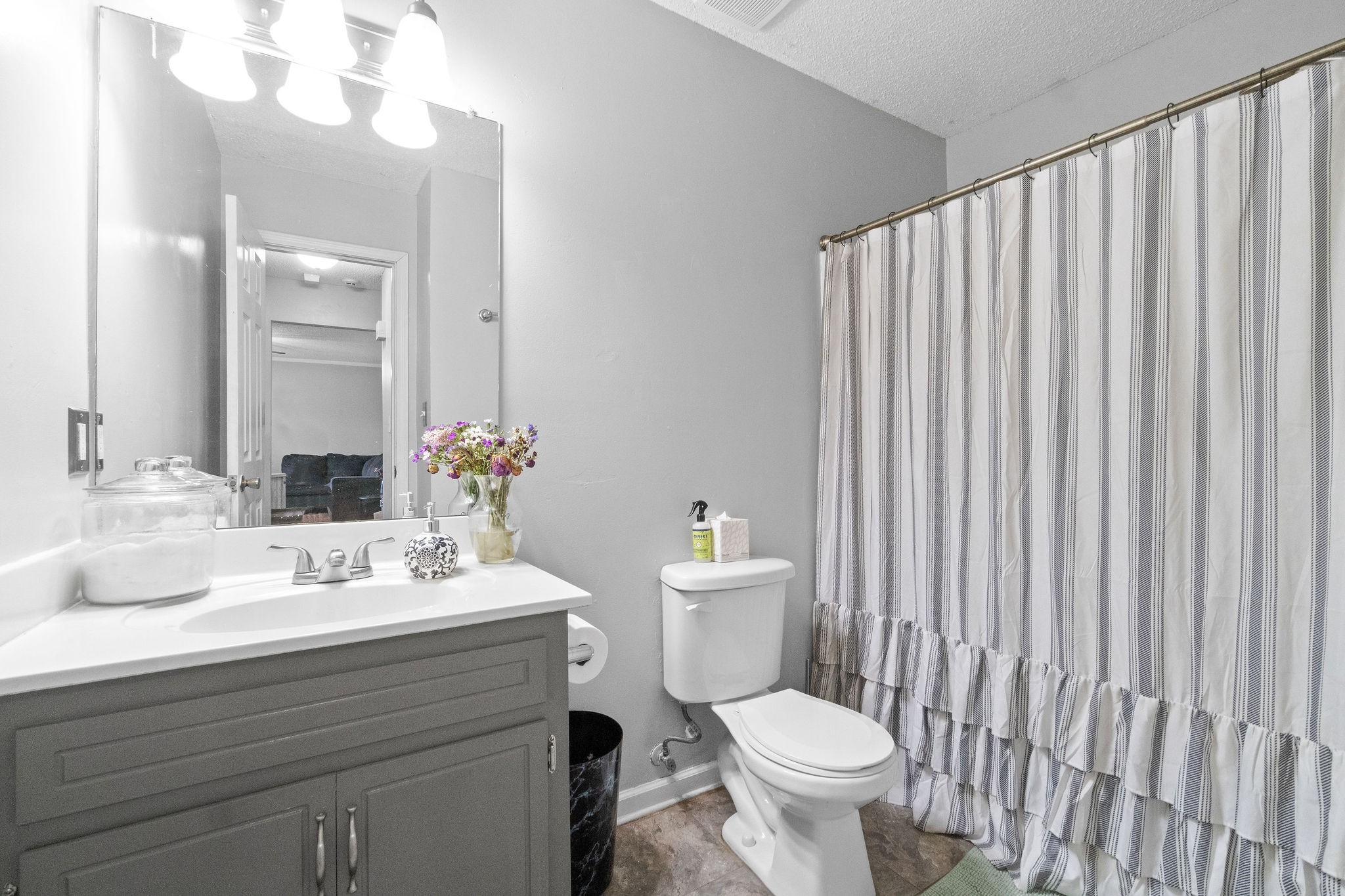 521 Indian Ave Property Photo 11