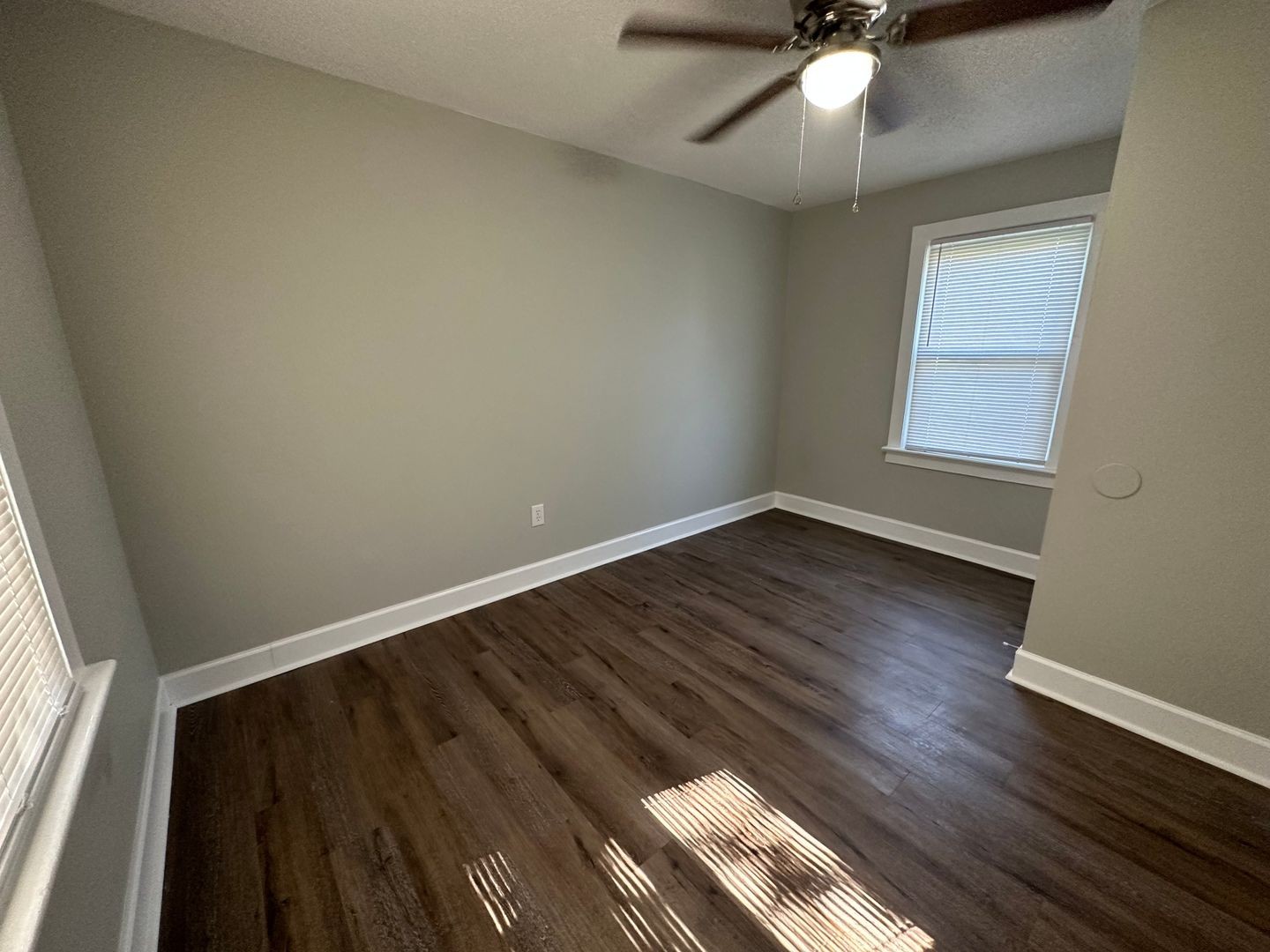 406 Plum St Property Photo 12