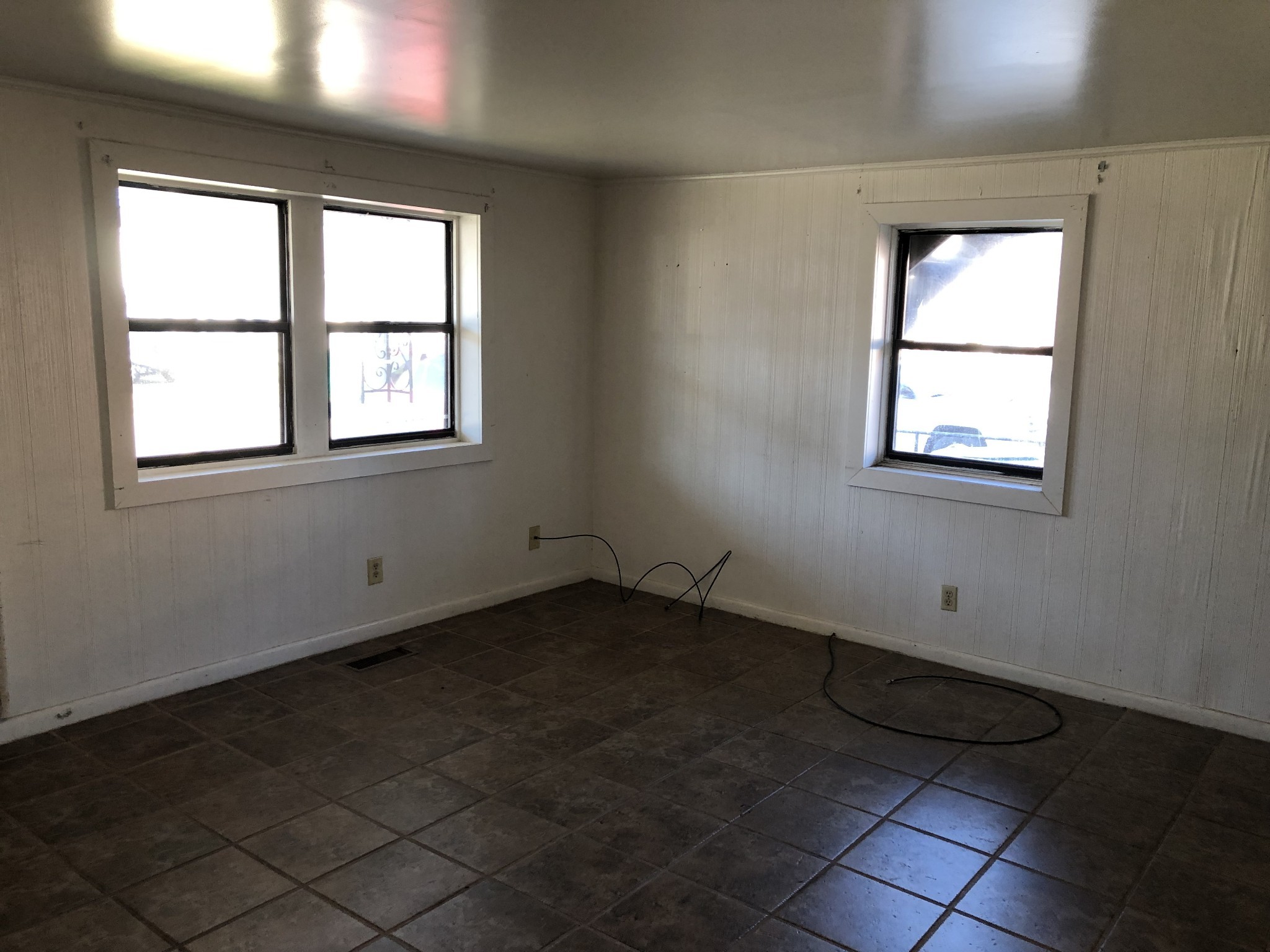 105 3rd Ave Property Photo 3