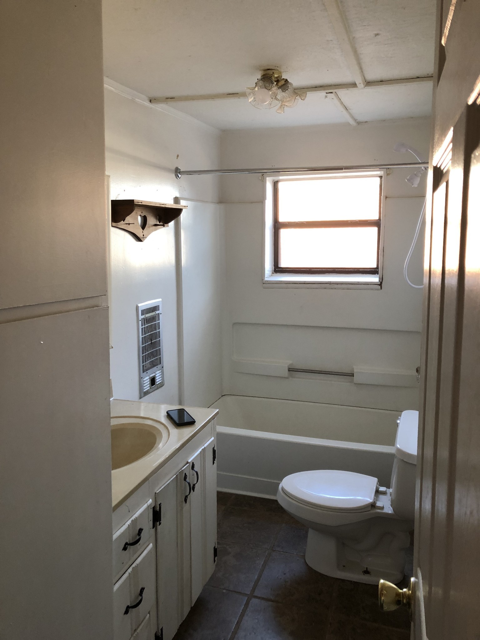 105 3rd Ave Property Photo 8
