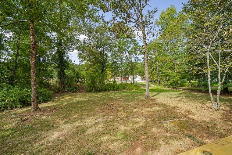 98 Davis St Property Photo 8