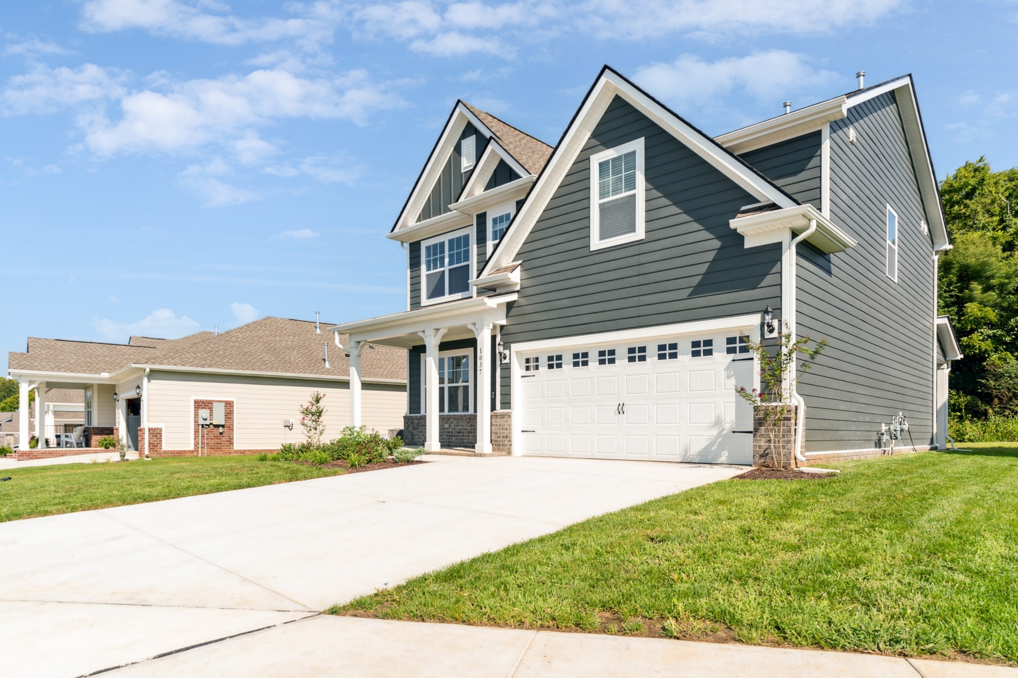 1037 Ewell Farm Cir Property Photo 3