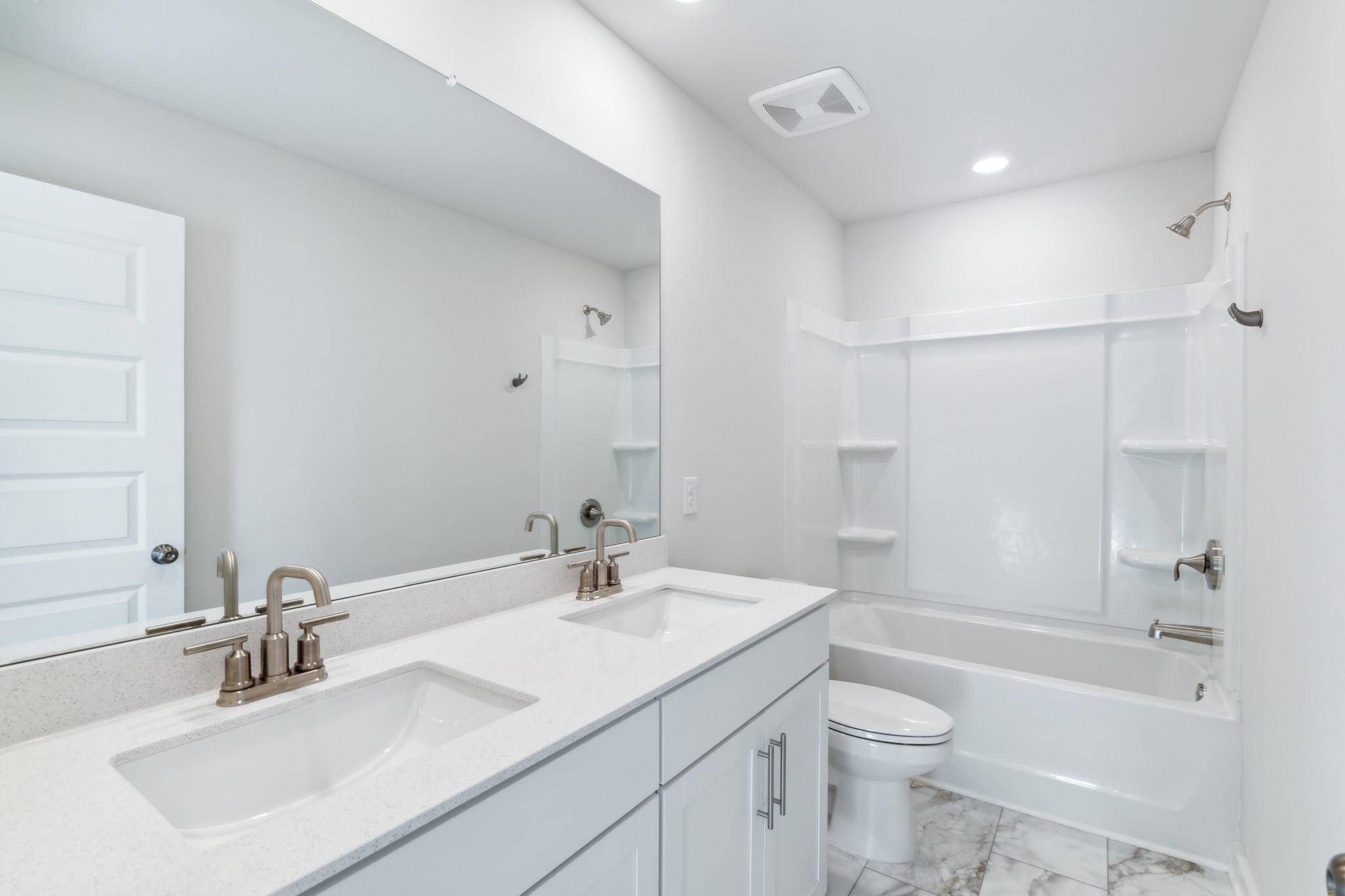 1037 Ewell Farm Cir Property Photo 13