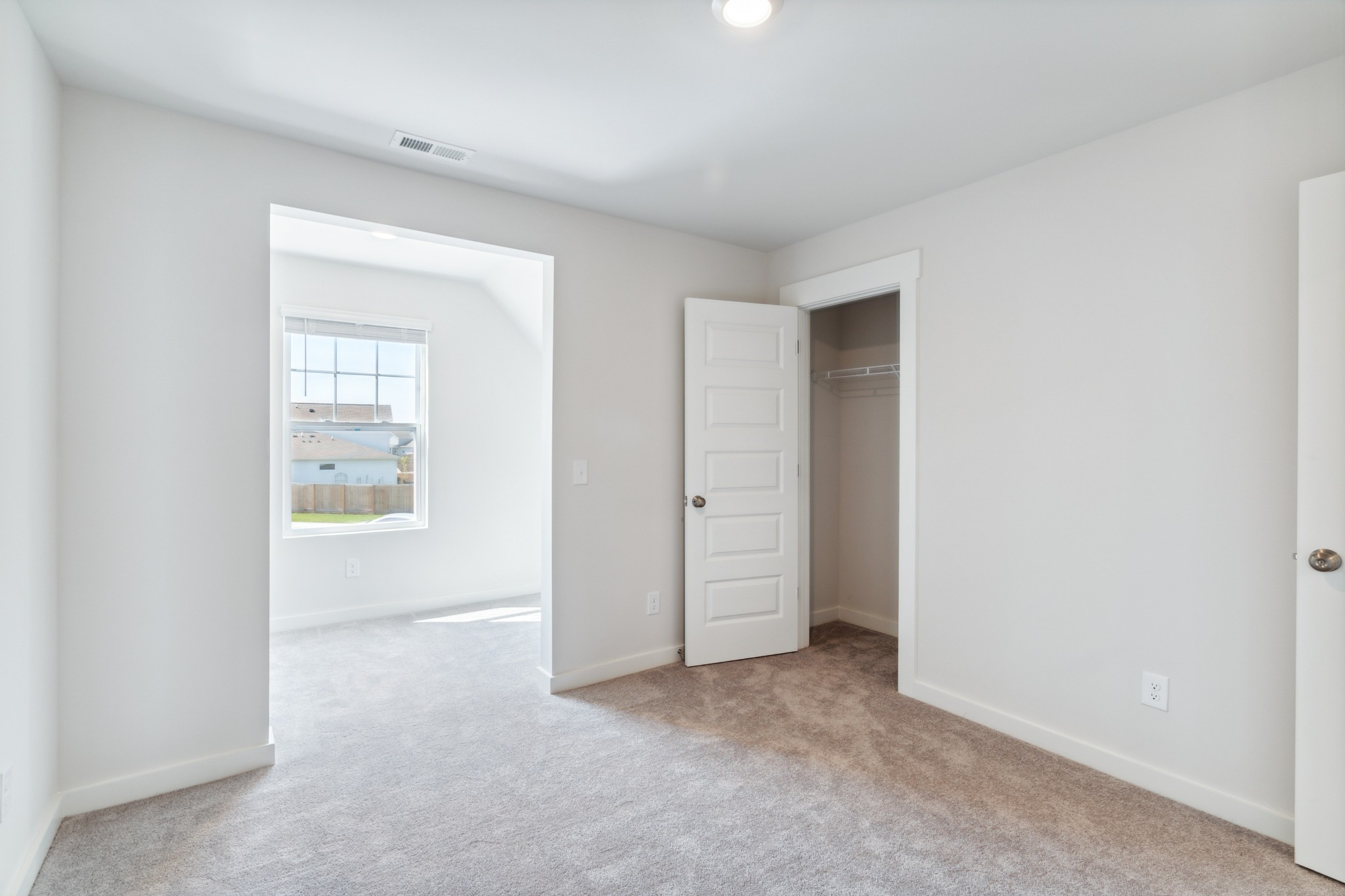 1037 Ewell Farm Cir Property Photo 15