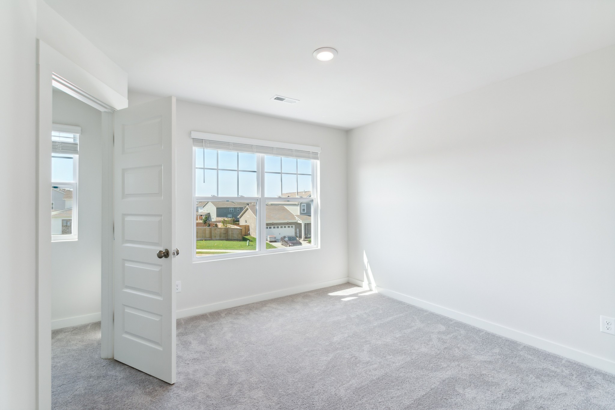 1037 Ewell Farm Cir Property Photo 16