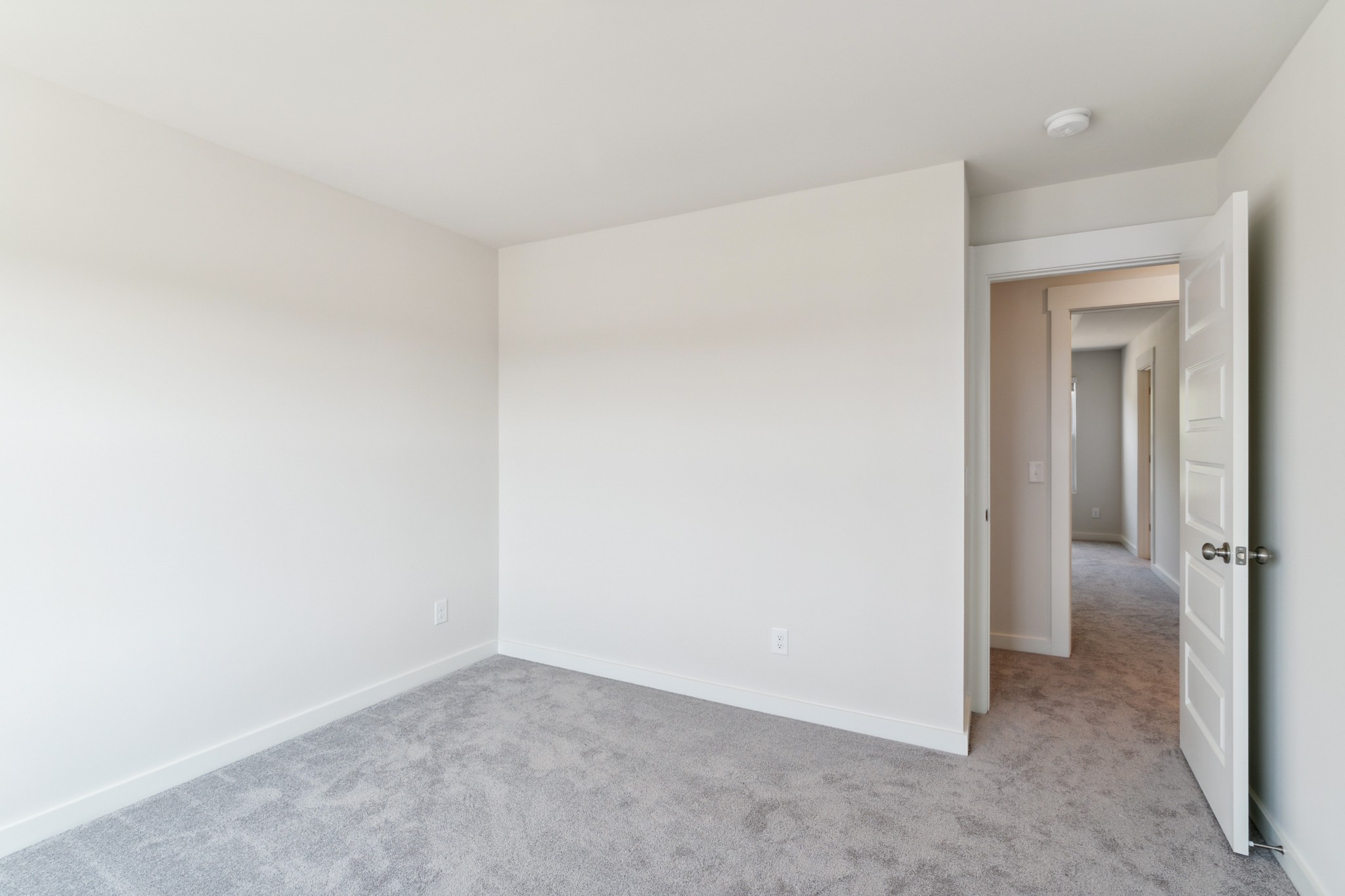 1037 Ewell Farm Cir Property Photo 17