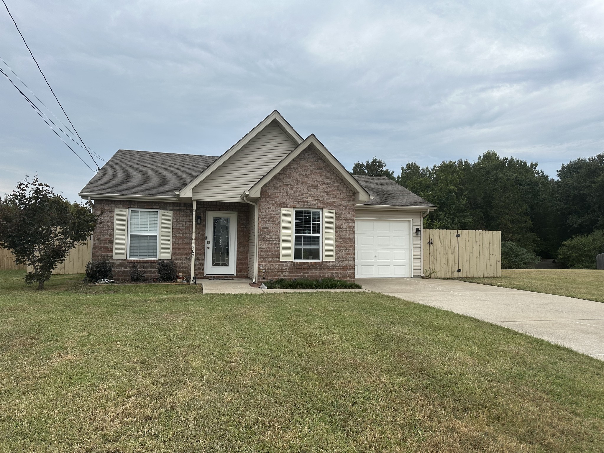 707 Clear Cir Property Photo 1