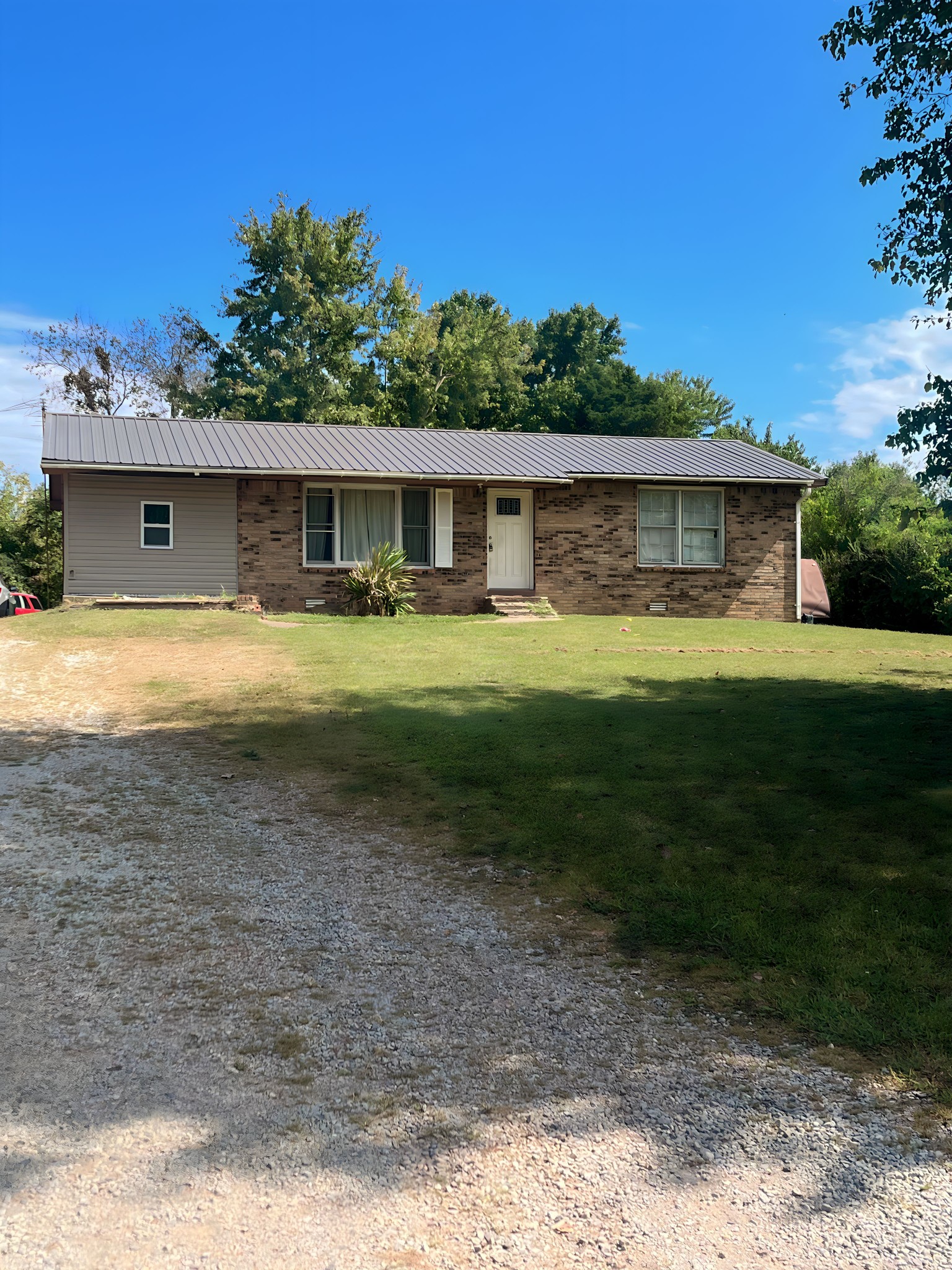 1023 Rebecca Dr Property Photo 1