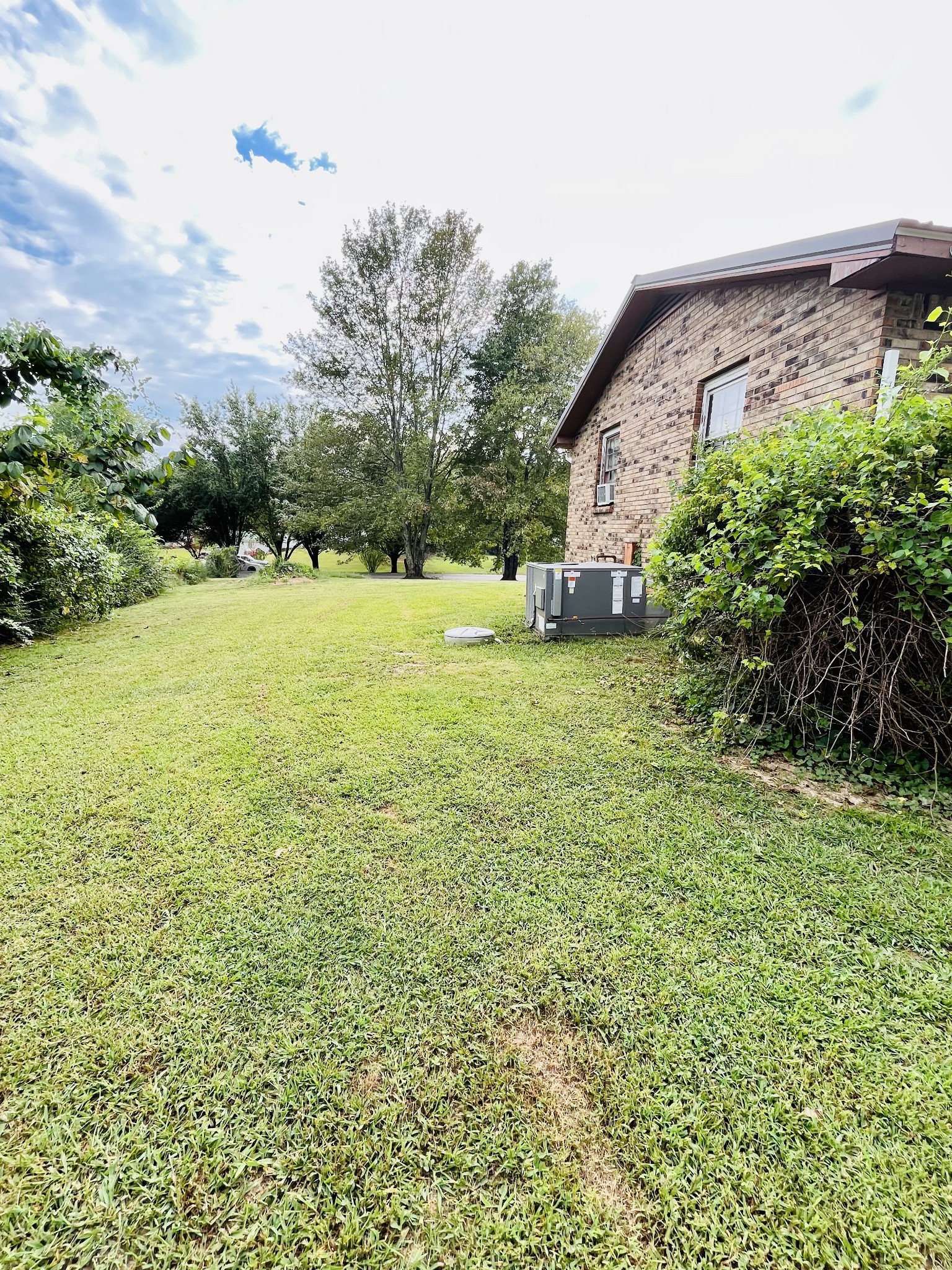 1023 Rebecca Dr Property Photo 3