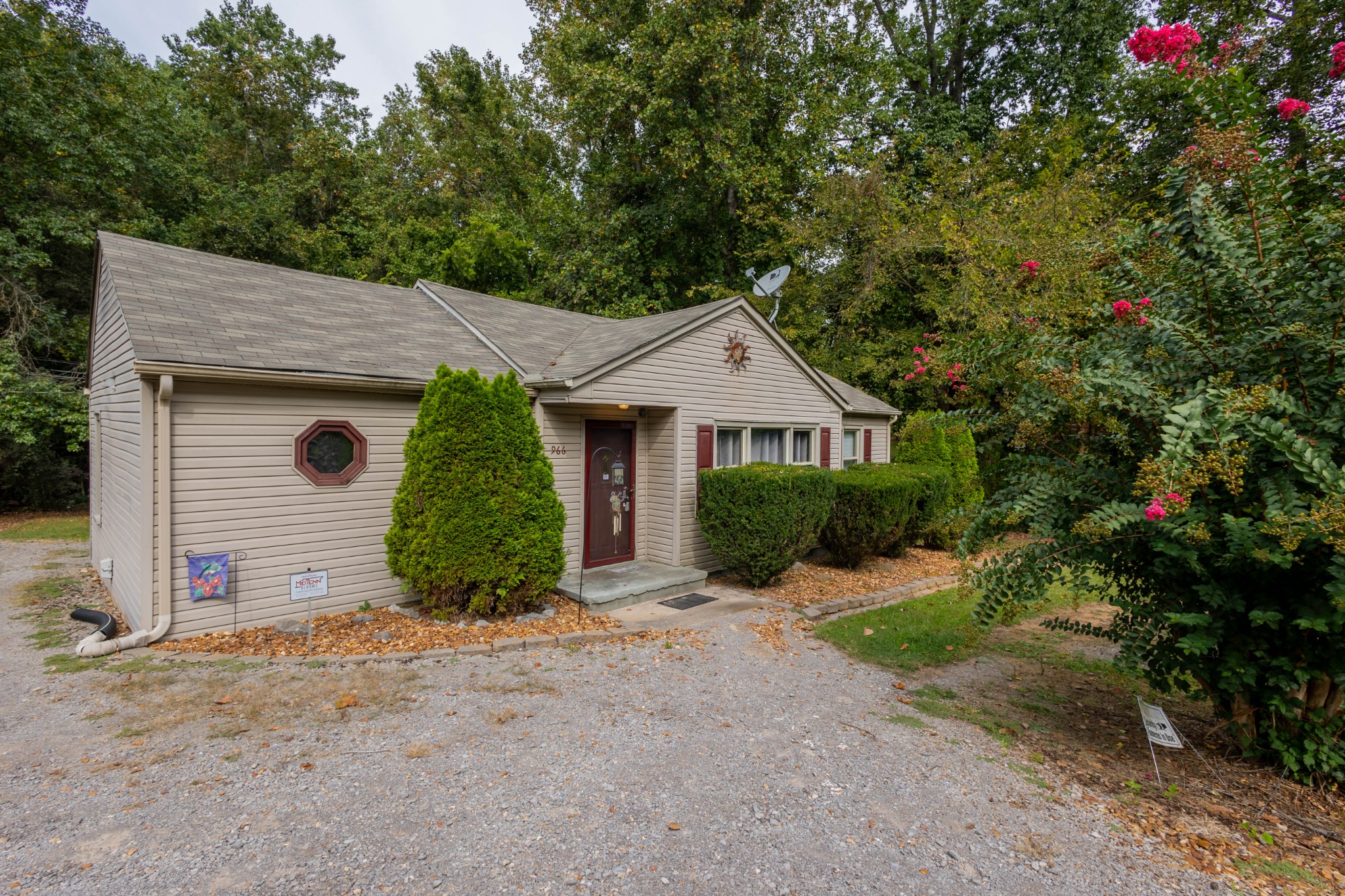 966 Swift Dr Property Photo 1