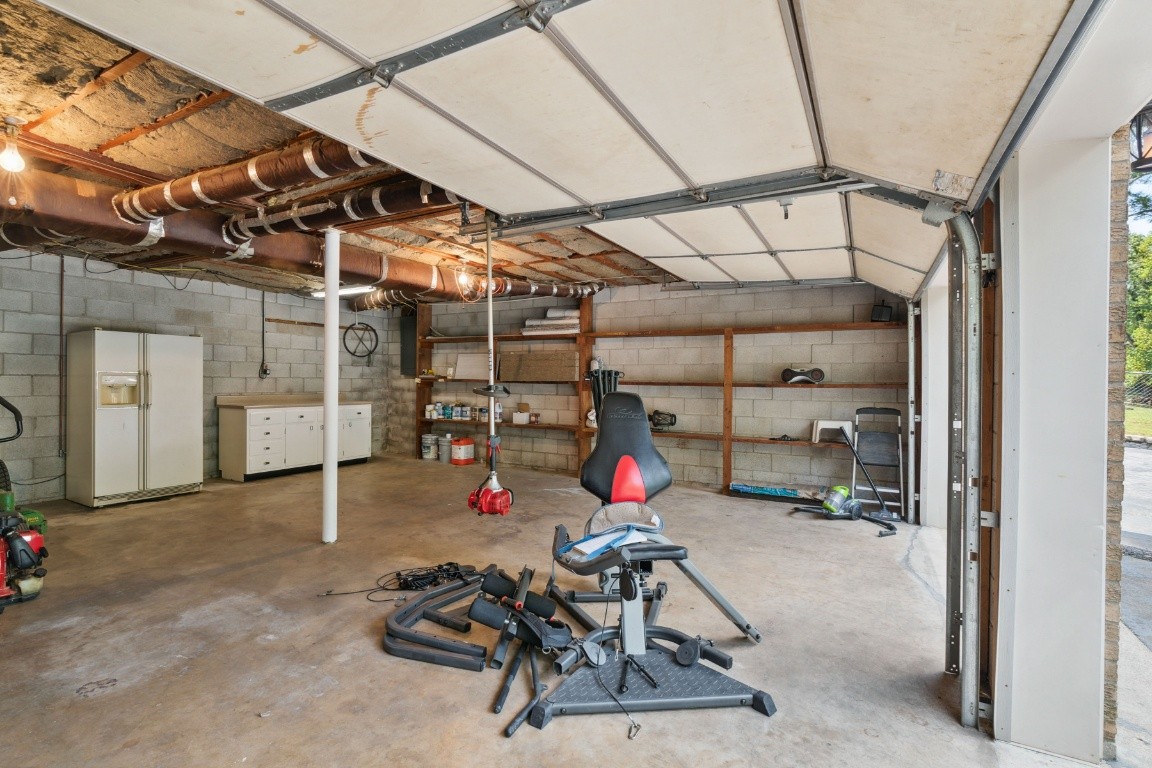 2026 Hickory Hill Ln Property Photo 27