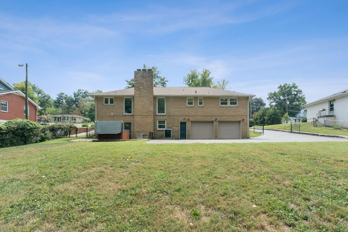 2026 Hickory Hill Ln Property Photo 30