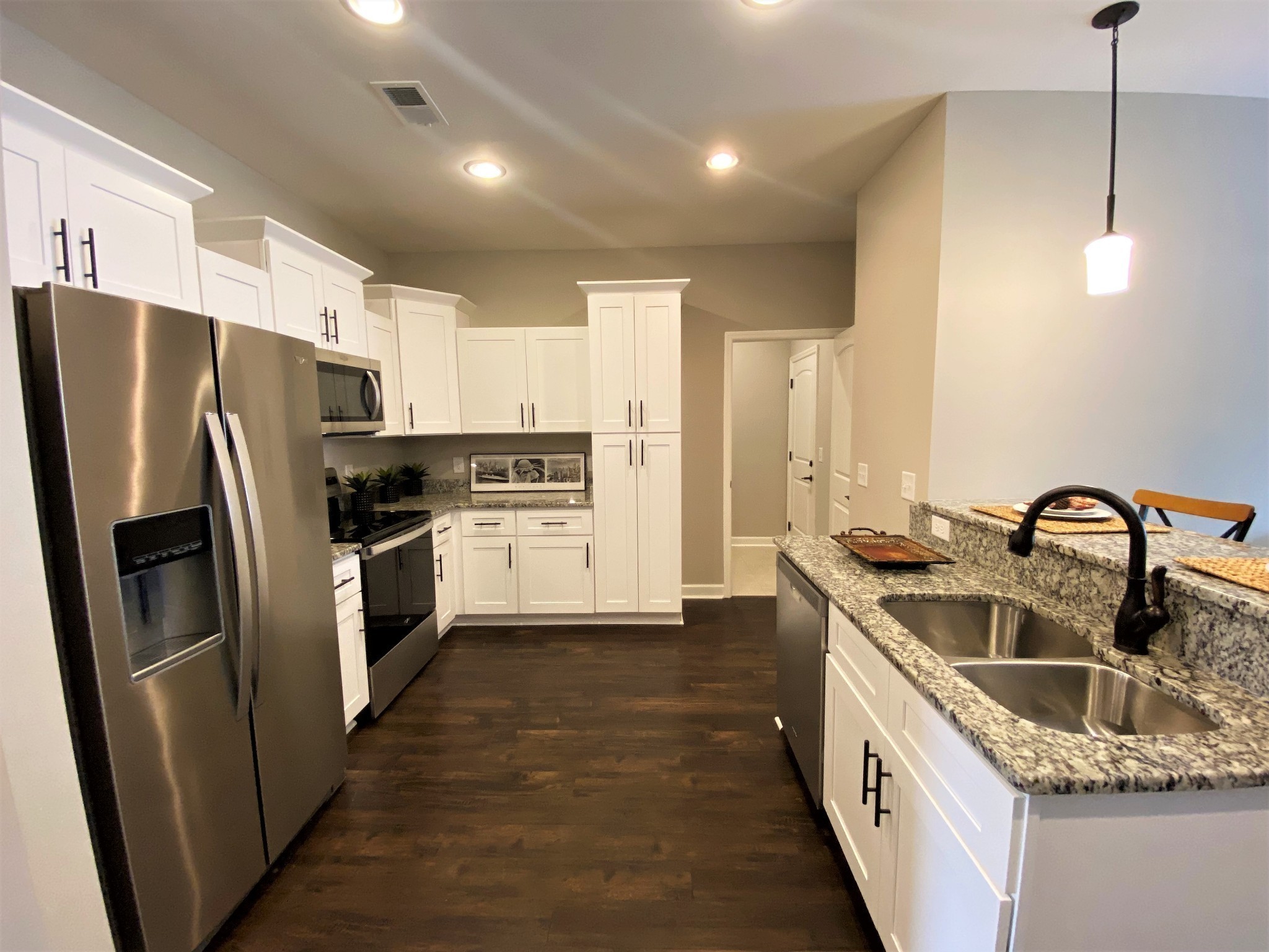 1002 Villa Cir Property Photo 3
