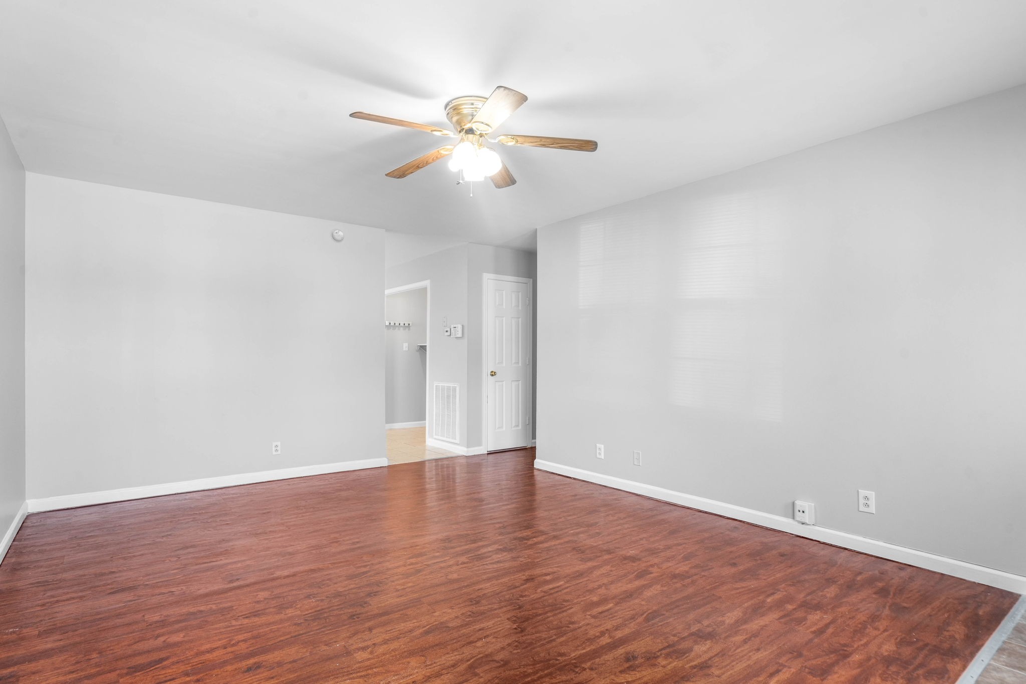 1070 Shadow Ridge Ave Property Photo 5