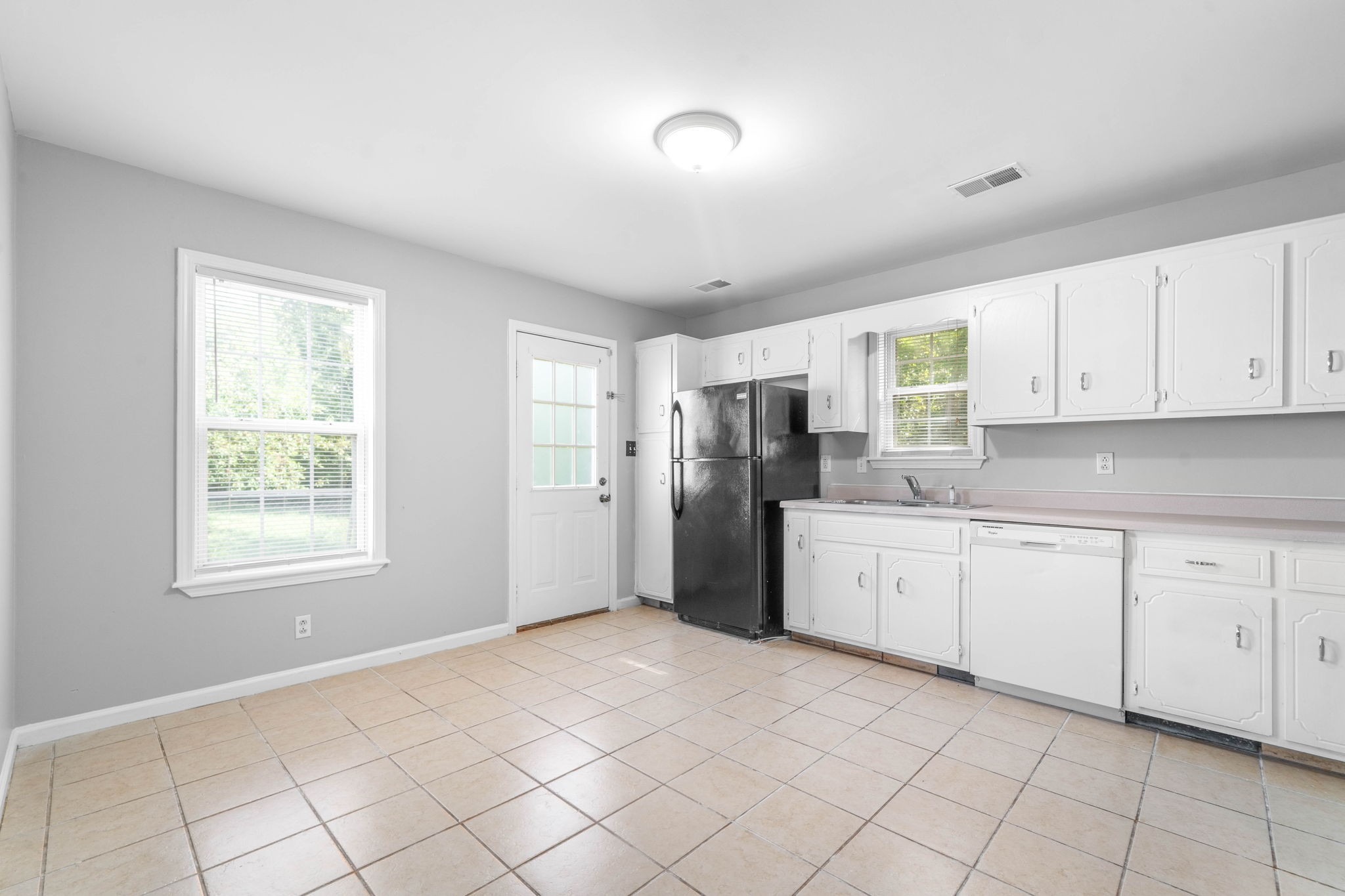 1070 Shadow Ridge Ave Property Photo 8