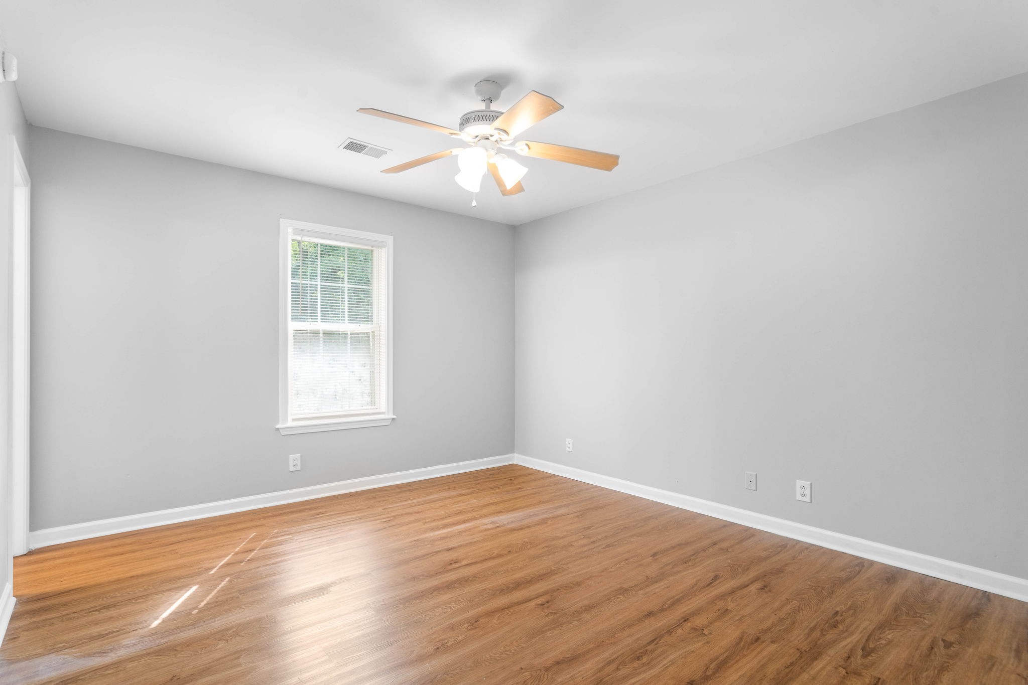 1070 Shadow Ridge Ave Property Photo 13