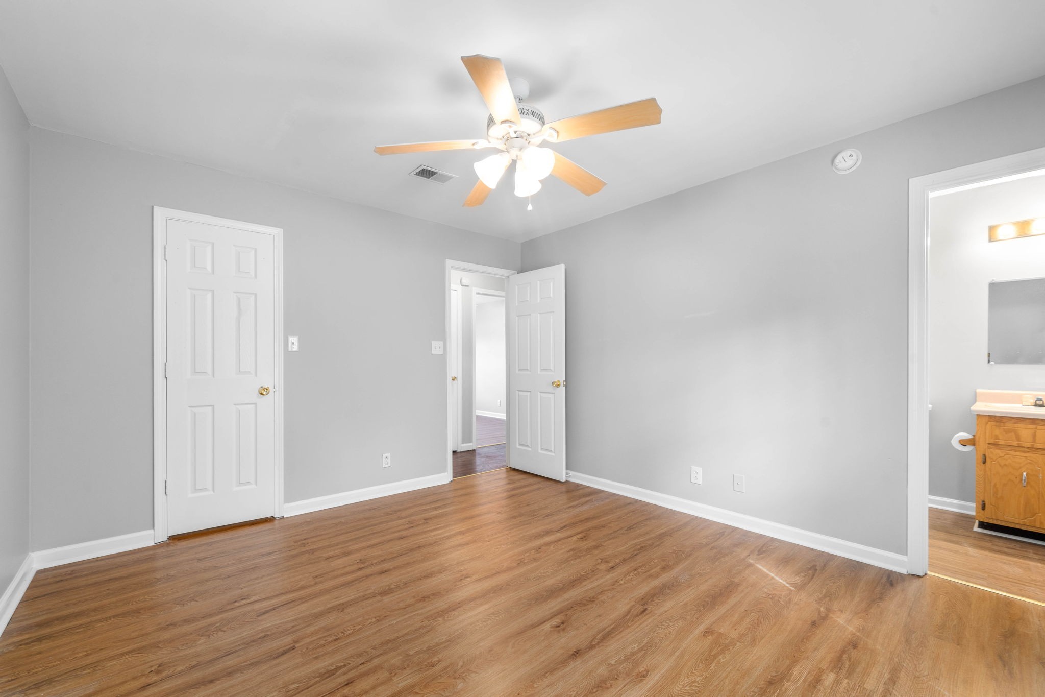 1070 Shadow Ridge Ave Property Photo 14